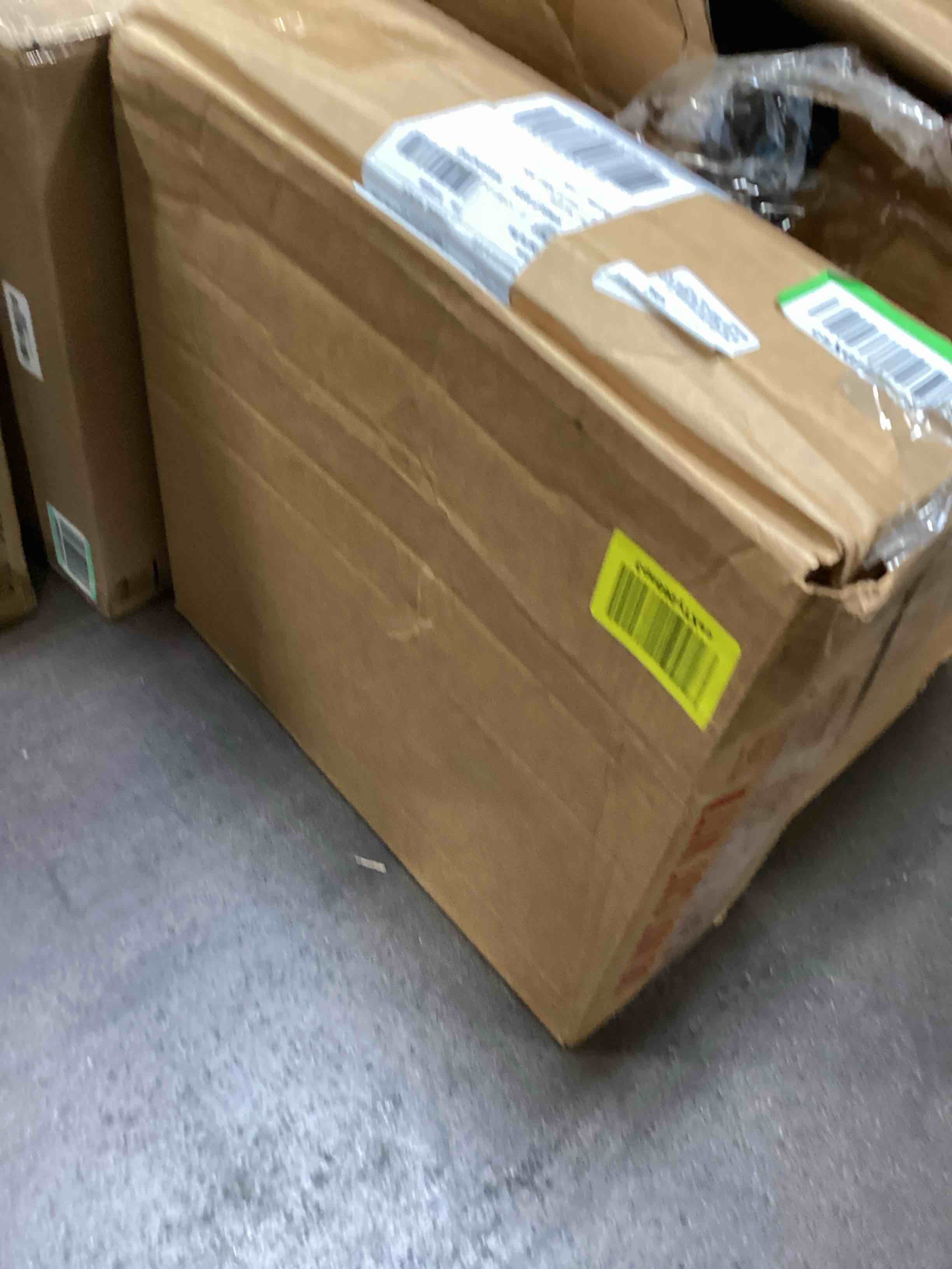 https://s3.amazonaws.com/lotting-images-prod/bidfta/PPE0129201_1727710018582.jpeg