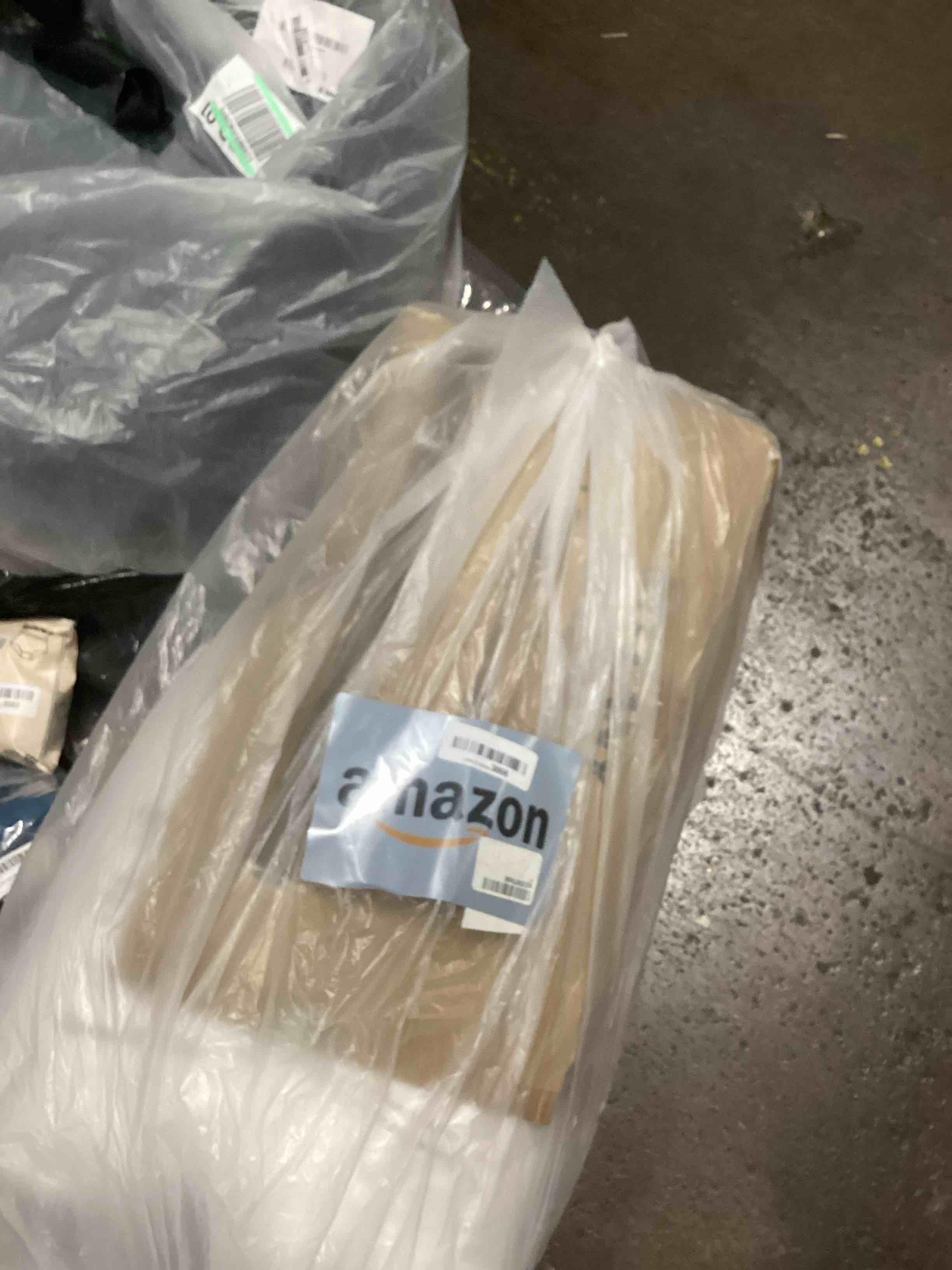 https://s3.amazonaws.com/lotting-images-prod/bidfta/PPE0131717_1727441180420.jpeg