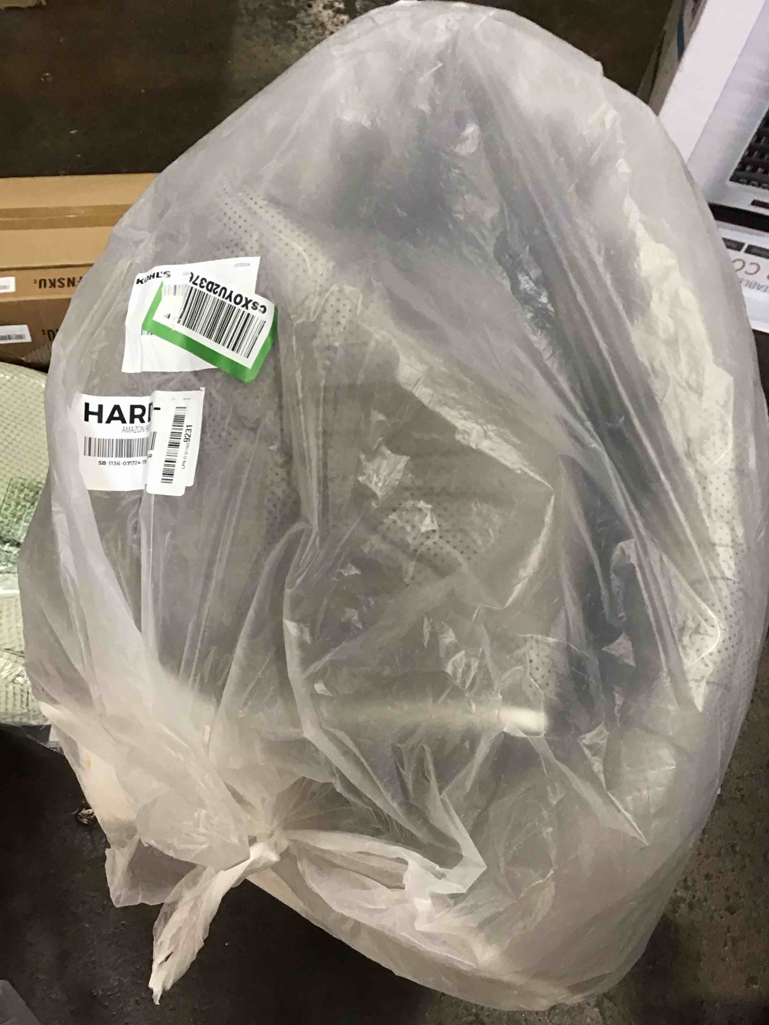 https://s3.amazonaws.com/lotting-images-prod/bidfta/PPE0132785_1727720781608.jpeg