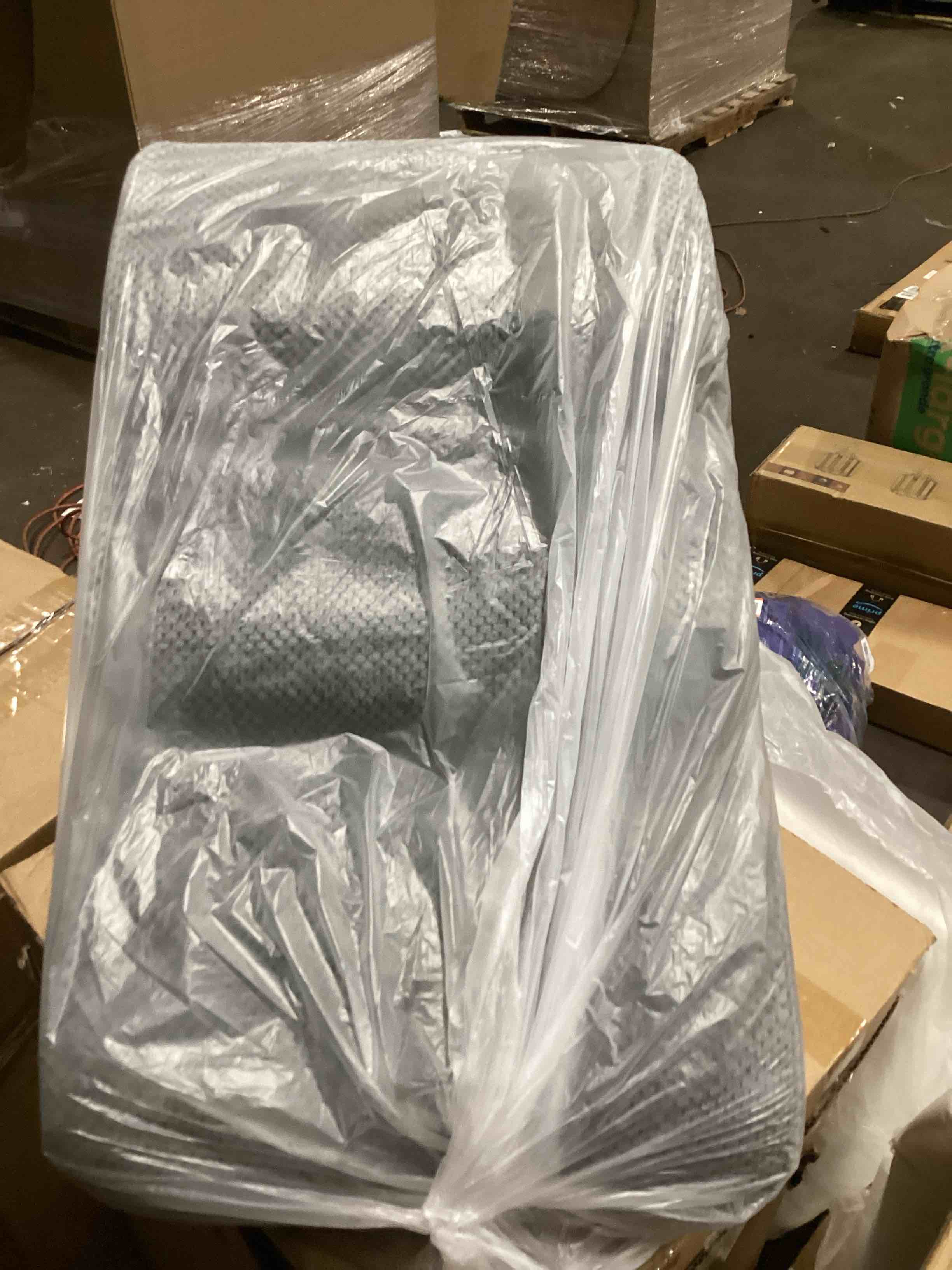 https://s3.amazonaws.com/lotting-images-prod/bidfta/PPE0133754_1727377984152.jpeg