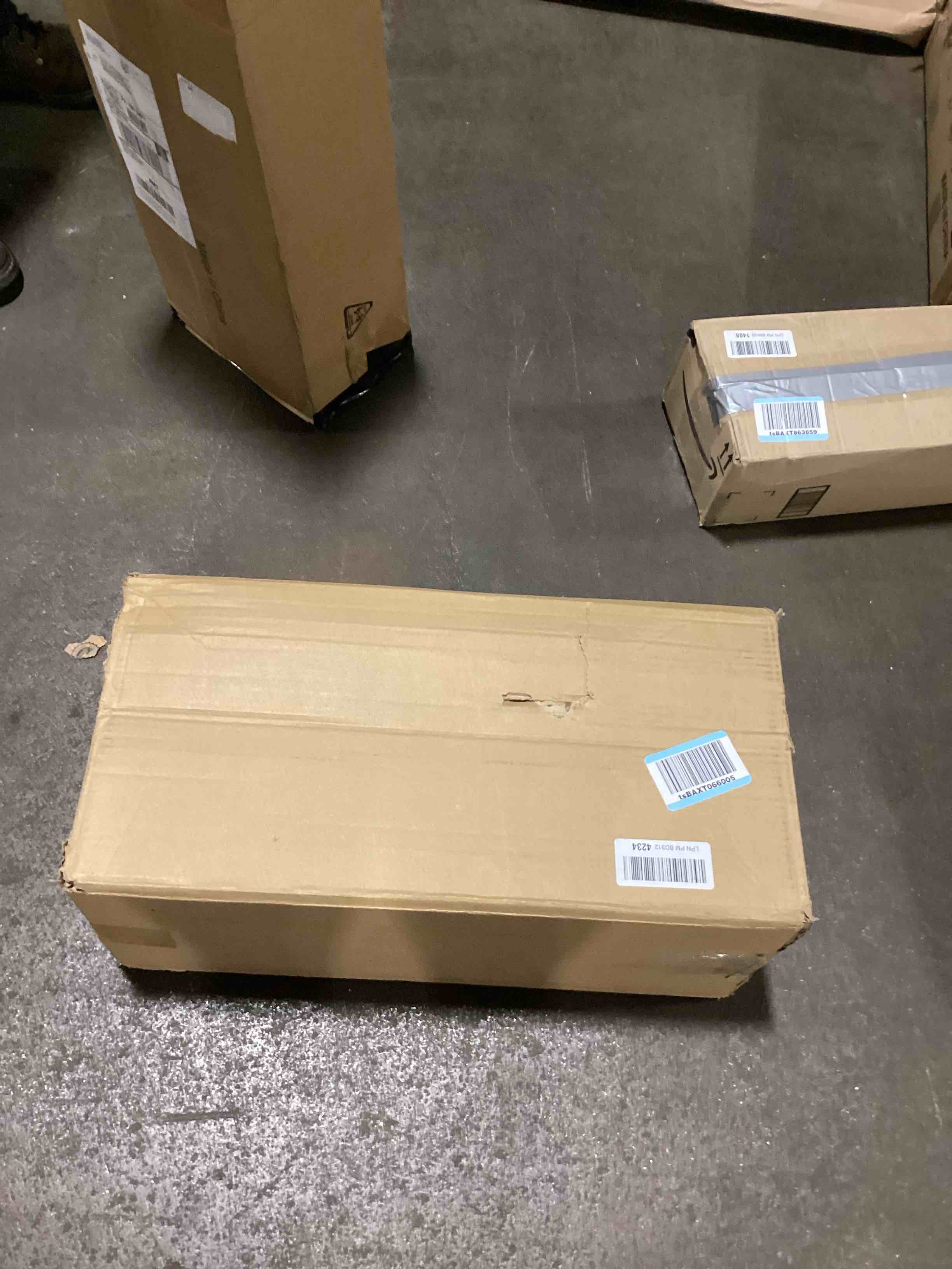 https://s3.amazonaws.com/lotting-images-prod/bidfta/PPE0134131_1730925070790.jpeg