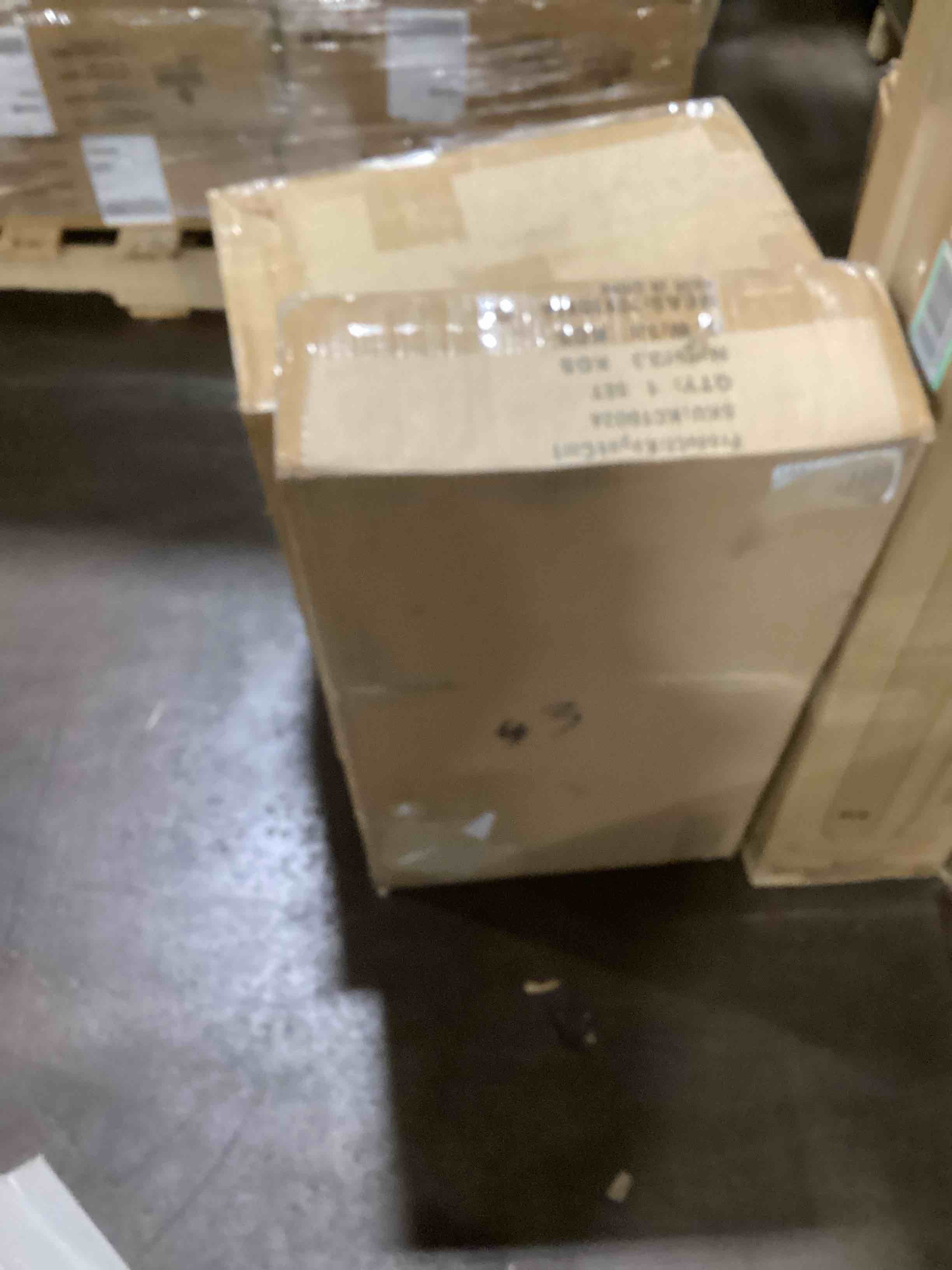 https://s3.amazonaws.com/lotting-images-prod/bidfta/PPE0135833_1727447139095.jpeg