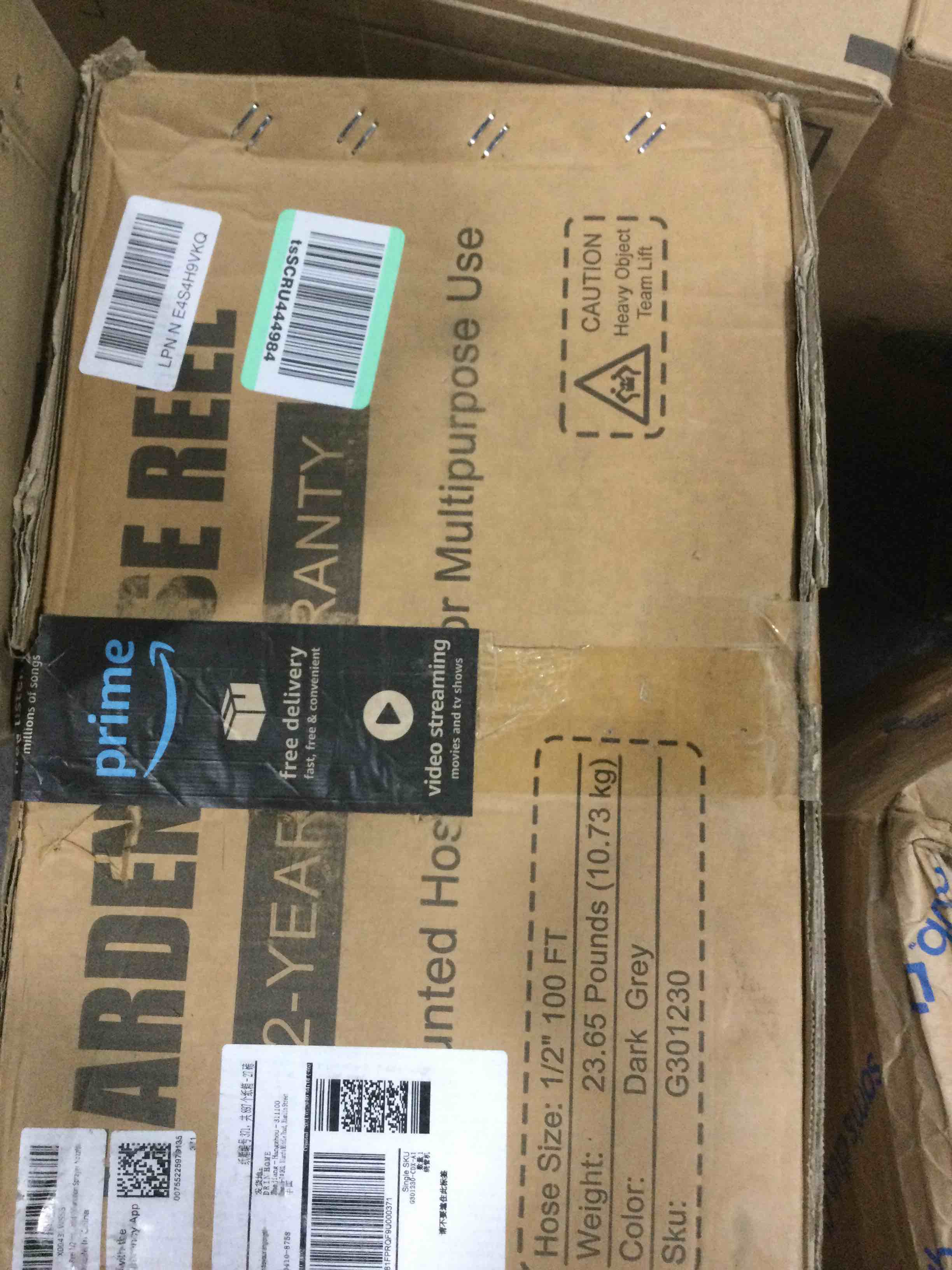 Garden Hose Reel Retractable. SIMILAR