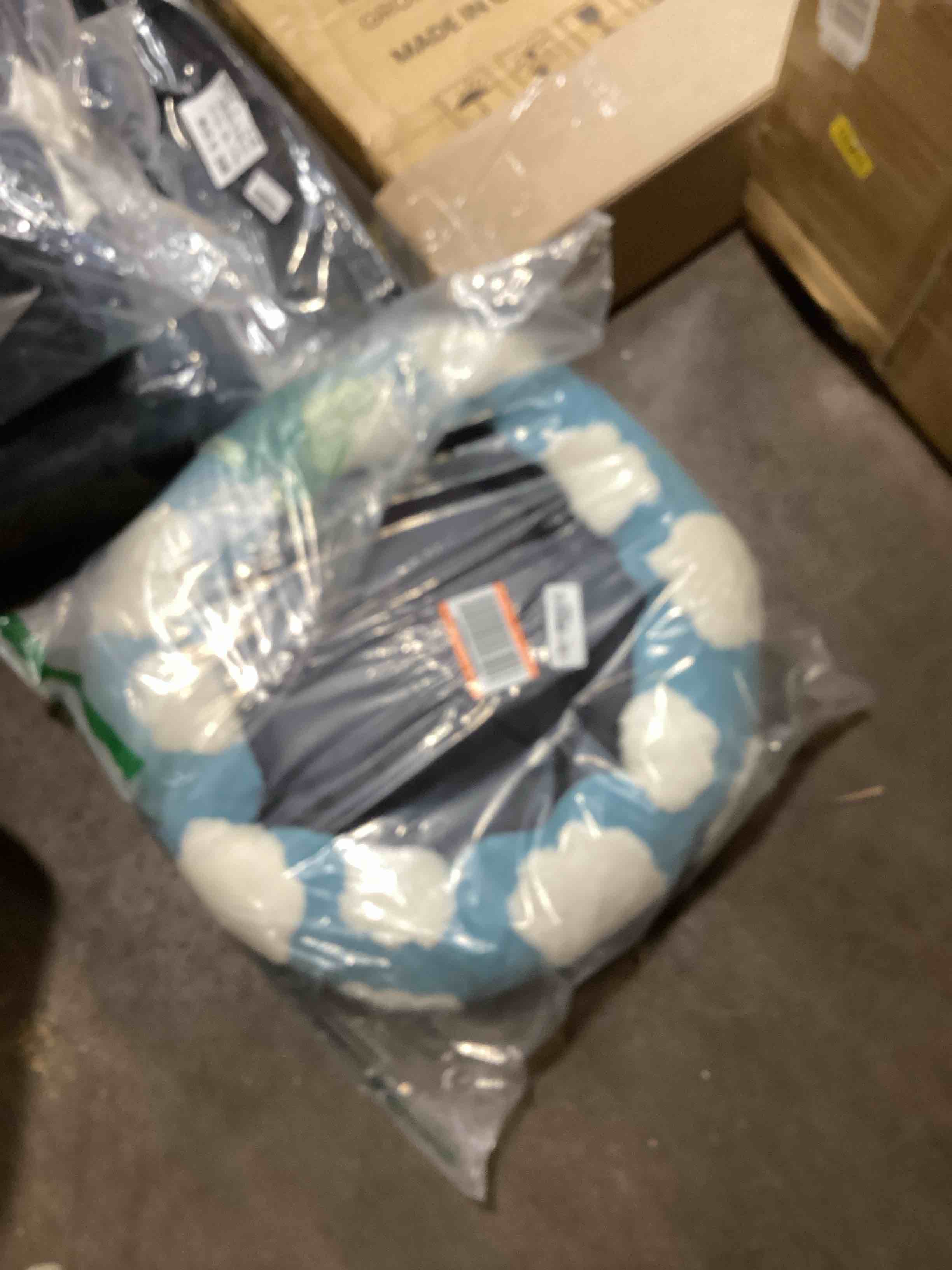 https://s3.amazonaws.com/lotting-images-prod/bidfta/PPE0139640_1725461505413.jpeg