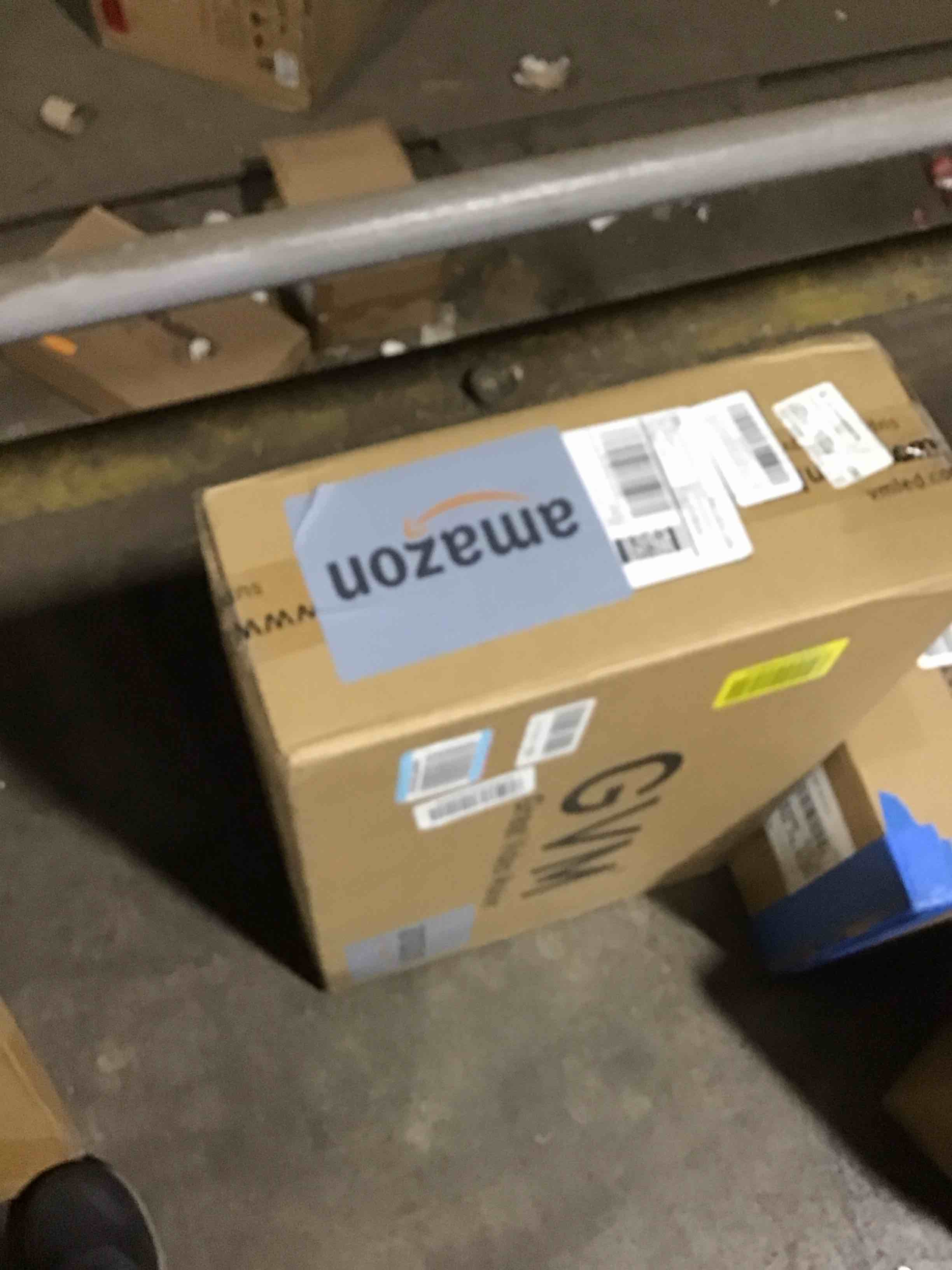 https://s3.amazonaws.com/lotting-images-prod/bidfta/PPE0140564_1728064561498.jpeg