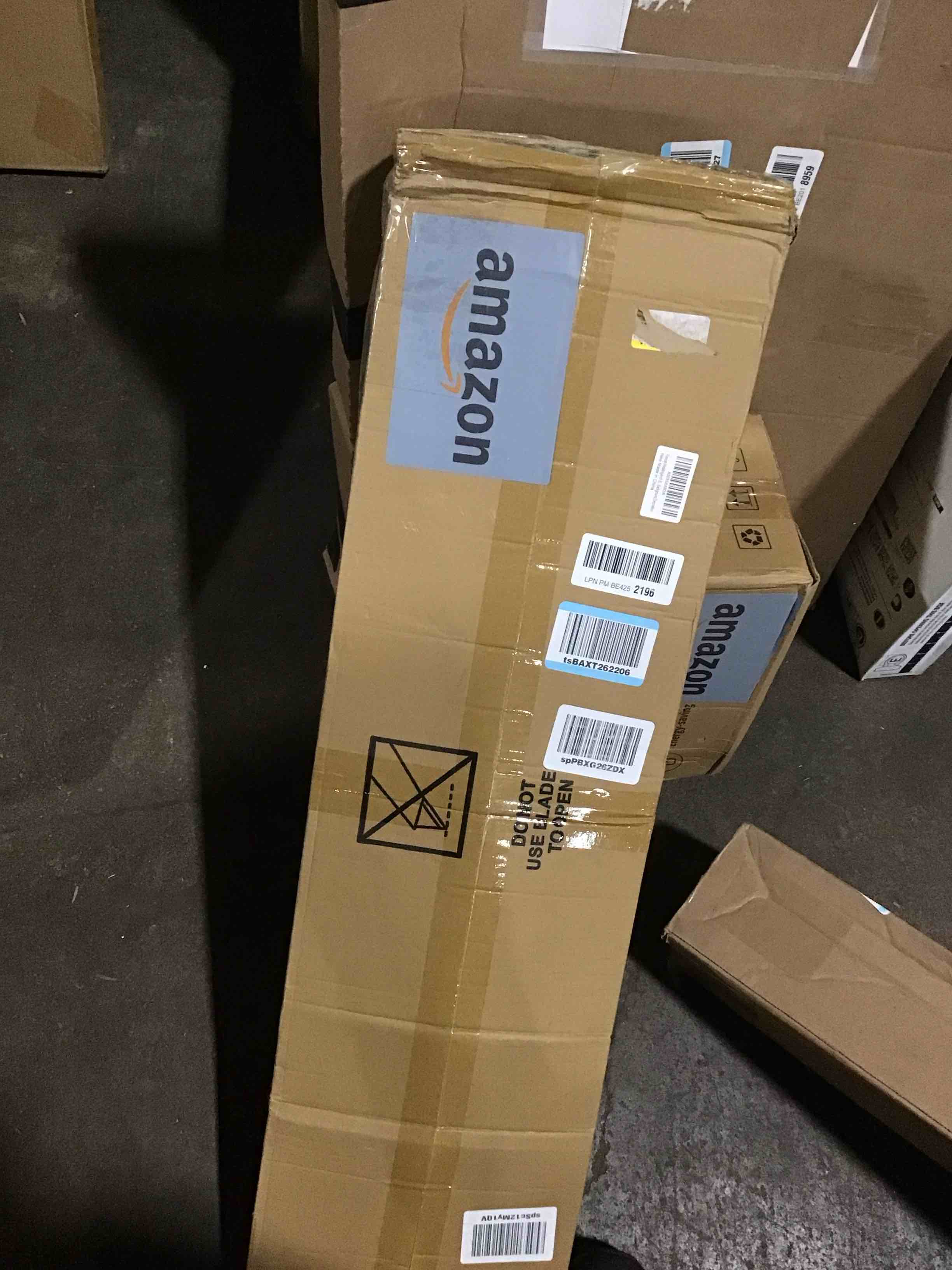 https://s3.amazonaws.com/lotting-images-prod/bidfta/PPE0140573_1728062969368.jpeg