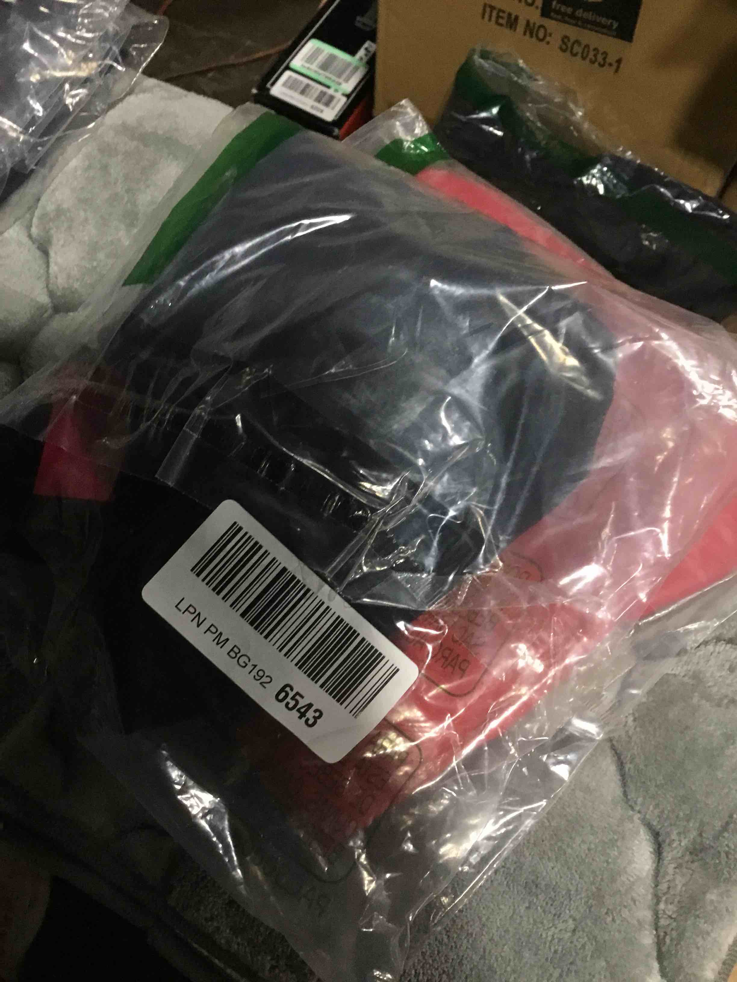 https://s3.amazonaws.com/lotting-images-prod/bidfta/PPE0141500_1727800914728.jpeg