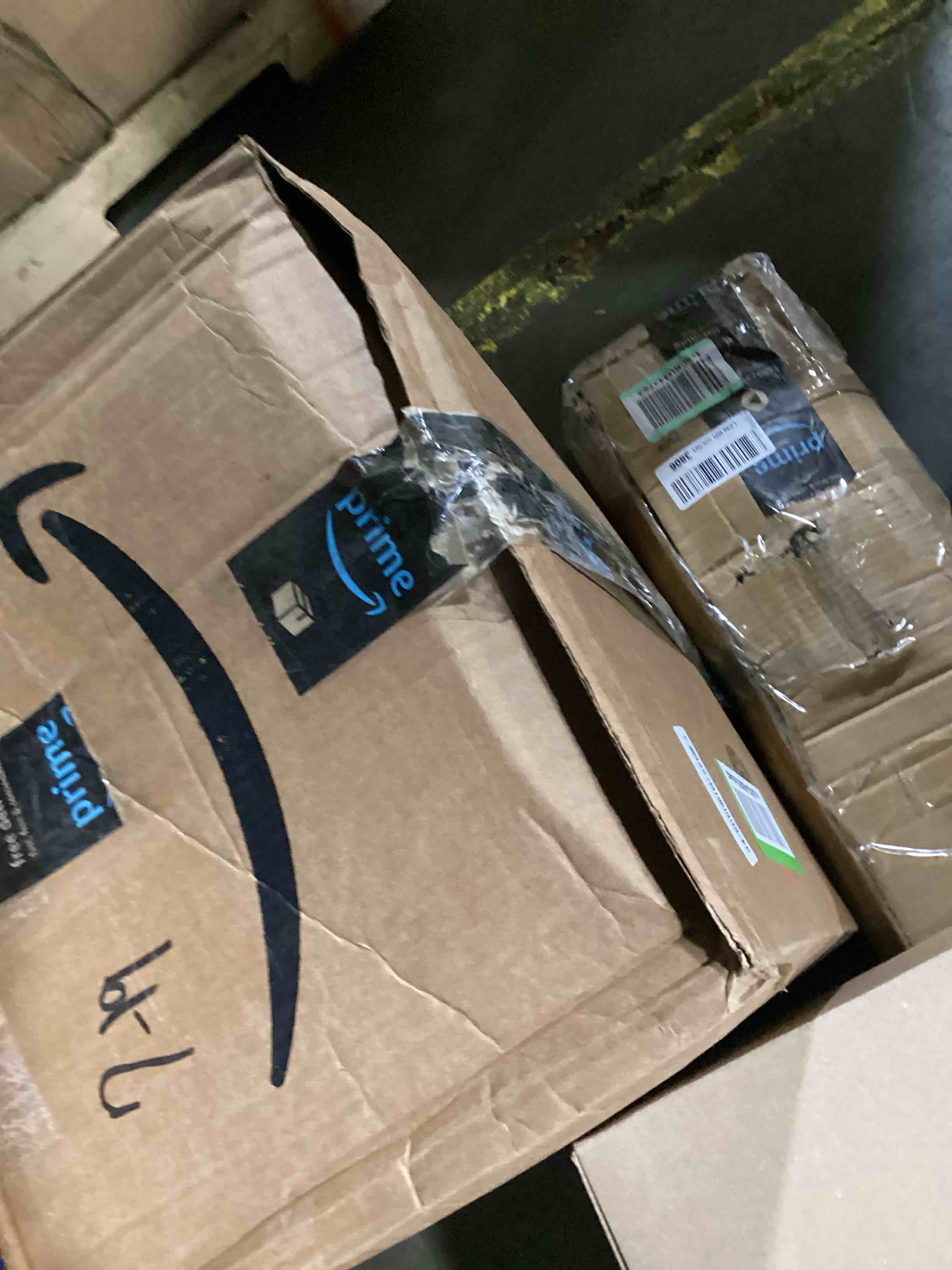 https://s3.amazonaws.com/lotting-images-prod/bidfta/PPE0141853_1727445211350.jpeg