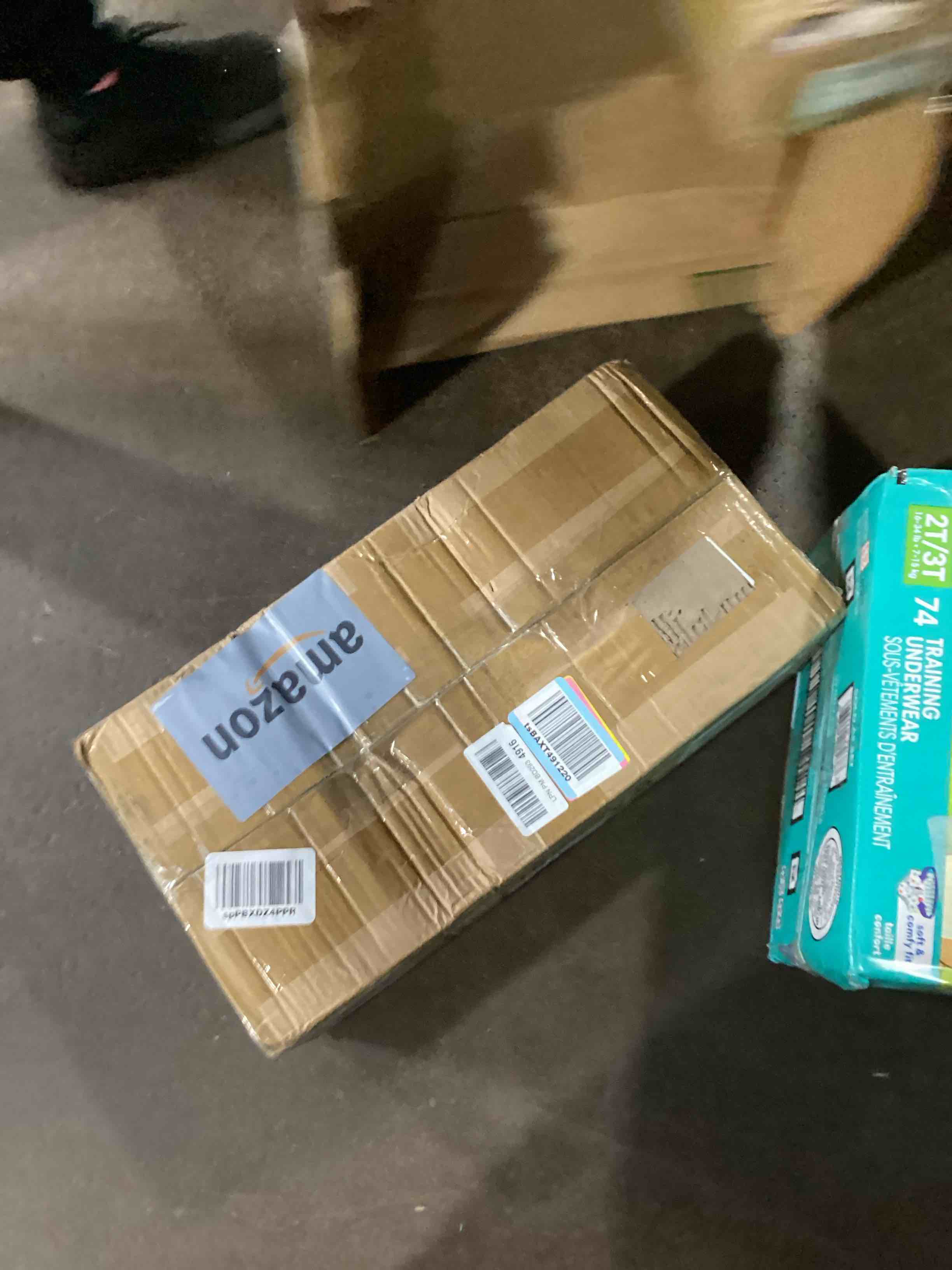 https://s3.amazonaws.com/lotting-images-prod/bidfta/PPE0143197_1727882353800.jpeg