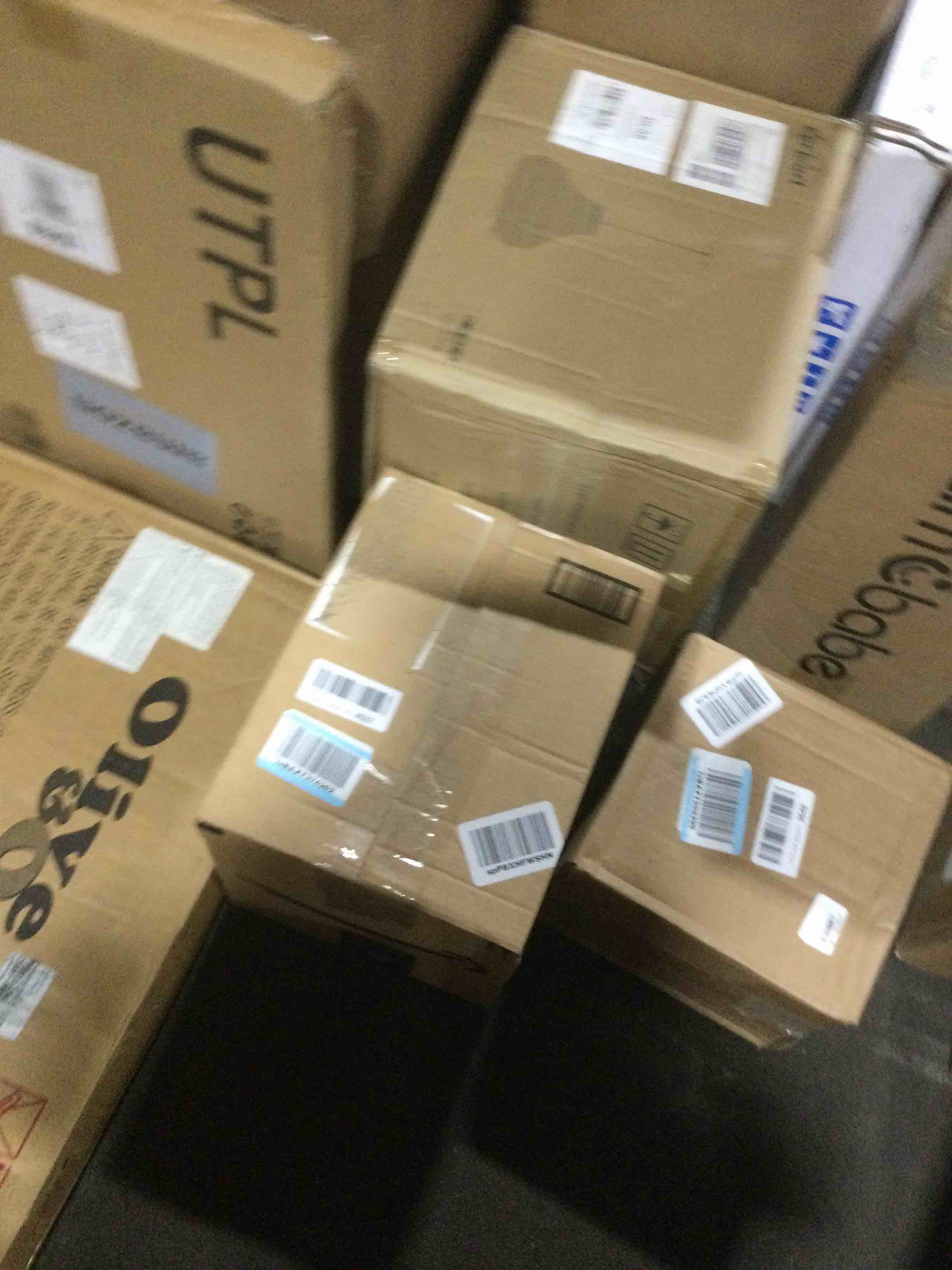 https://s3.amazonaws.com/lotting-images-prod/bidfta/PPE0143858_1727463321769.jpeg