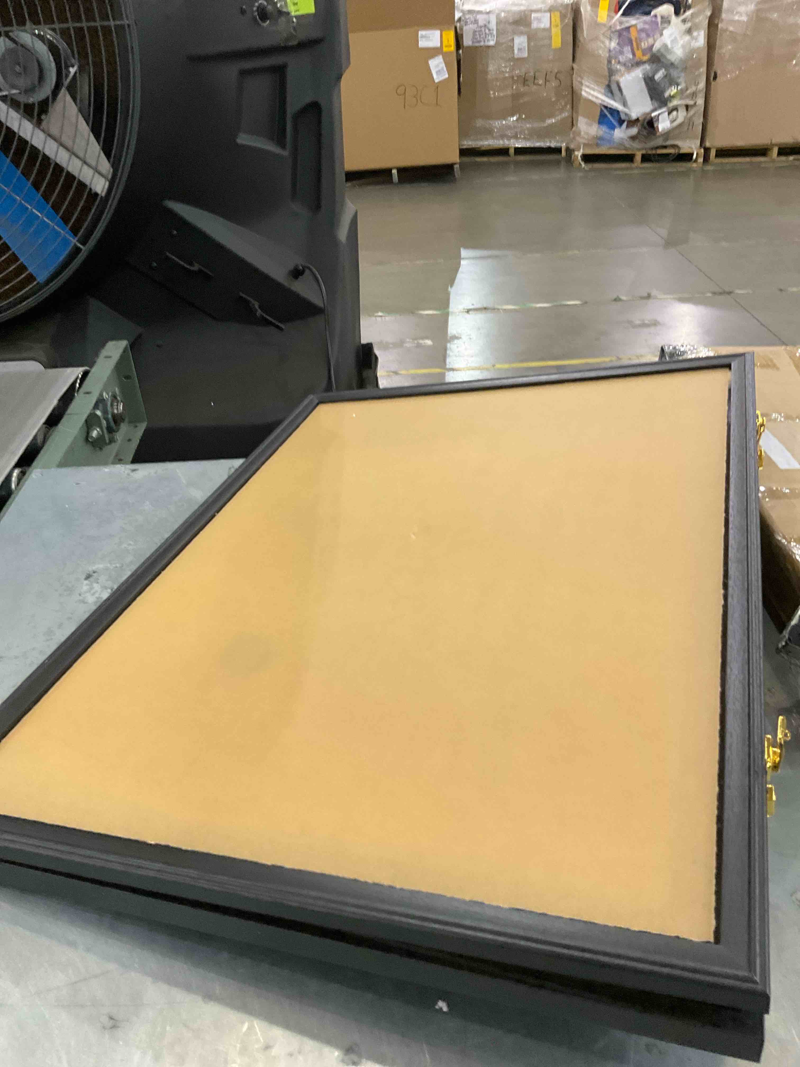 https://s3.amazonaws.com/lotting-images-prod/bidfta/PPE0306480_1730213914366.jpeg
