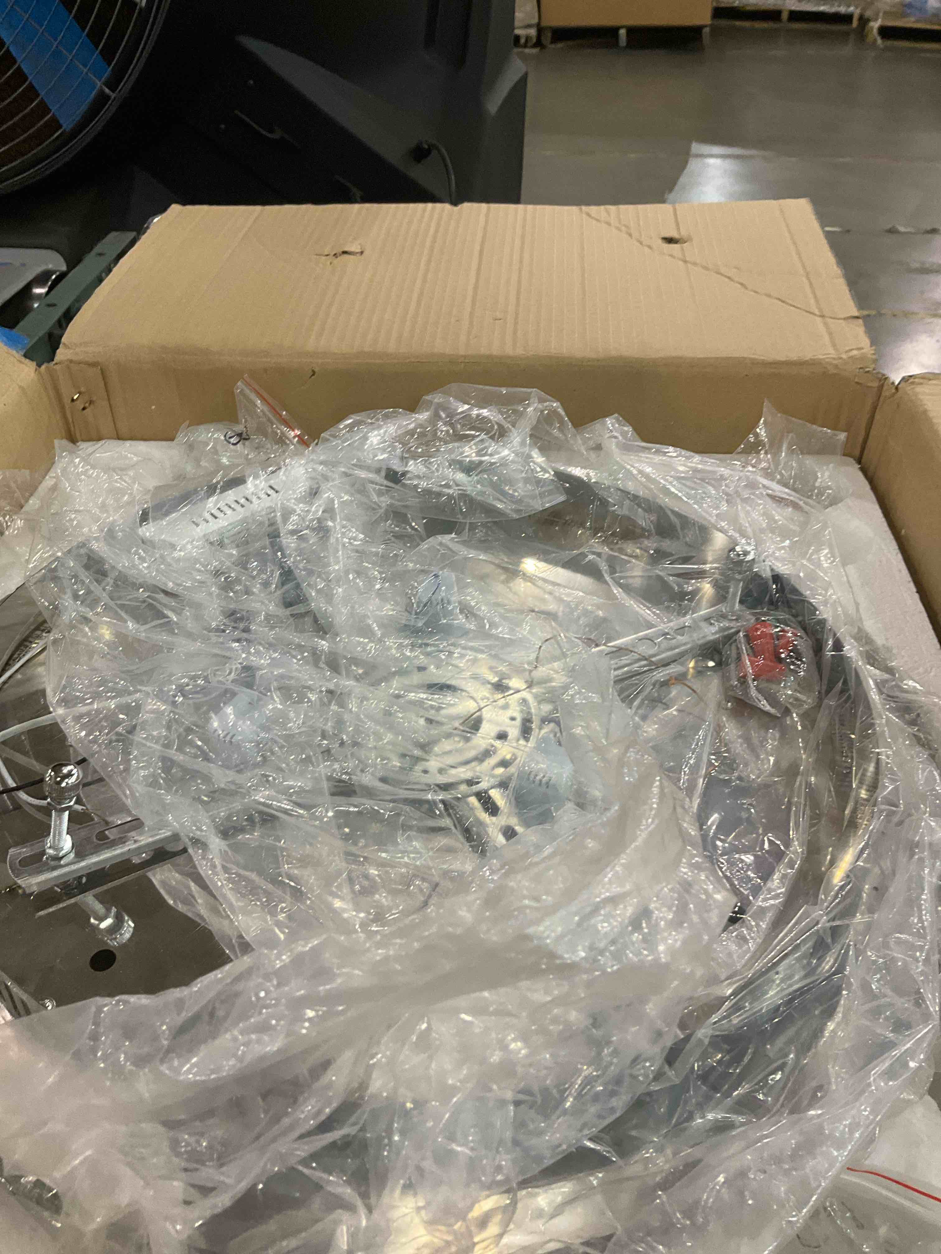 https://s3.amazonaws.com/lotting-images-prod/bidfta/PPE0306519_1730203848064.jpeg