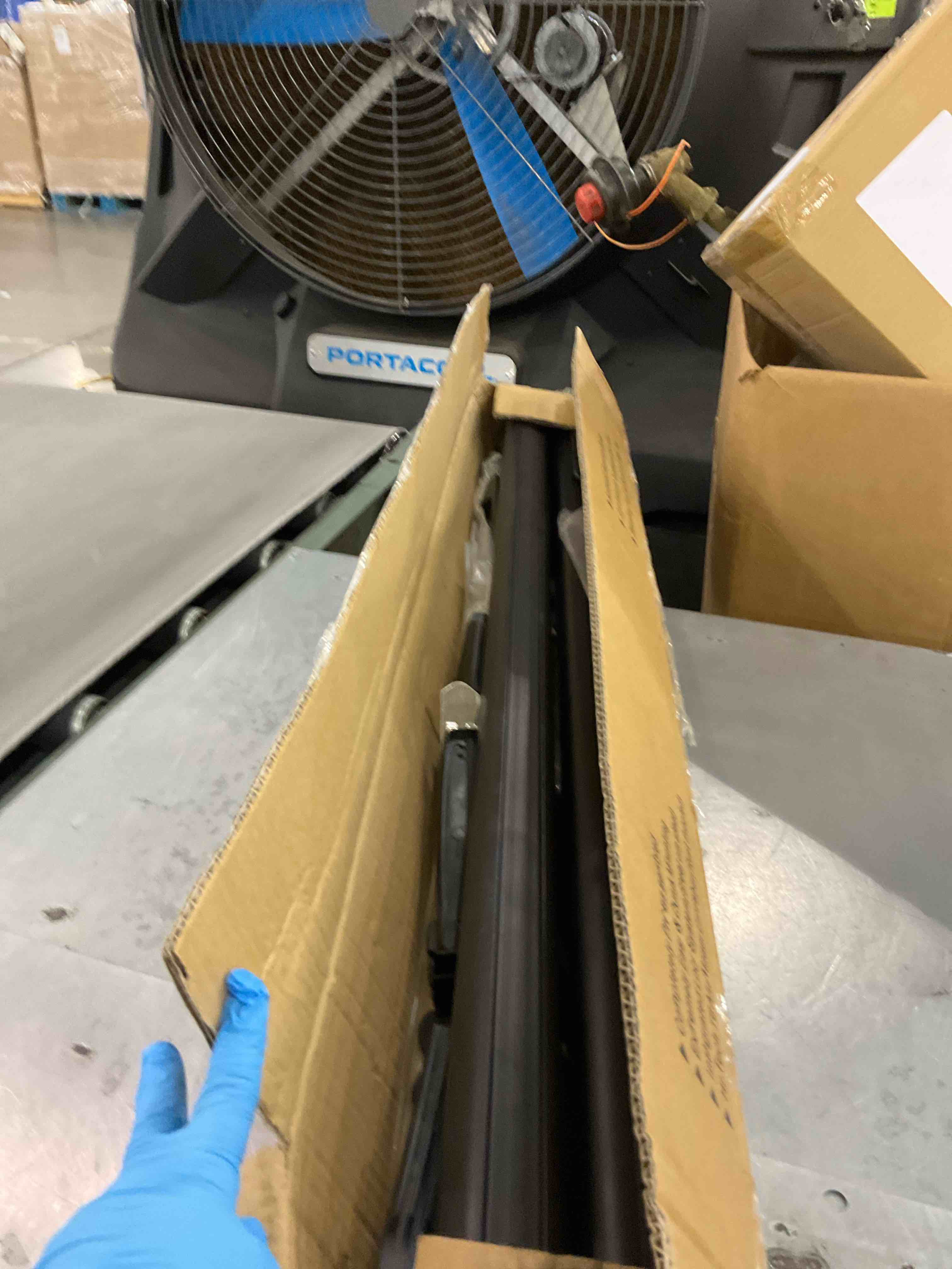 https://s3.amazonaws.com/lotting-images-prod/bidfta/PPE0306747_1729855352846.jpeg