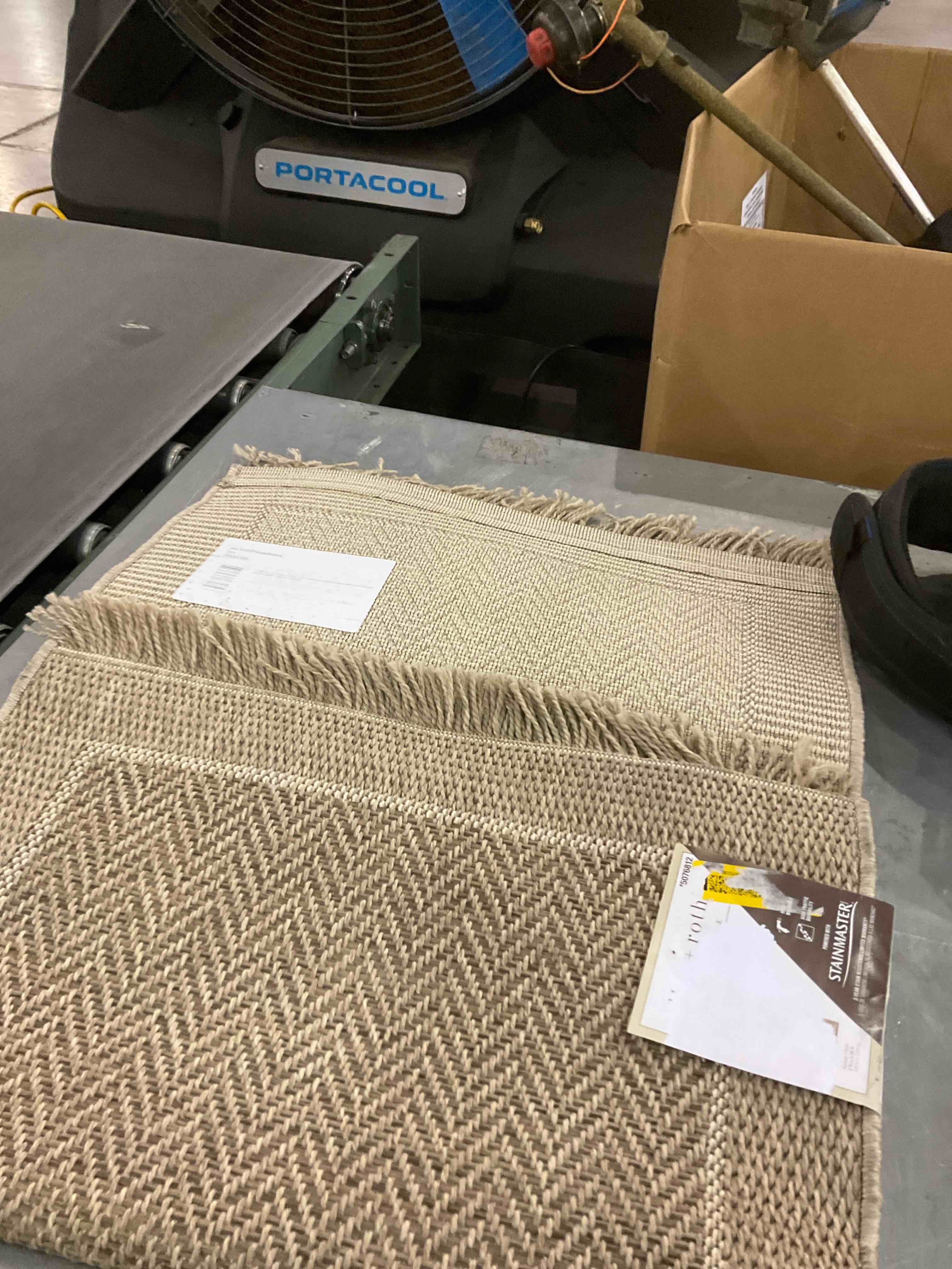 https://s3.amazonaws.com/lotting-images-prod/bidfta/PPE0306876_1729773005811.jpeg