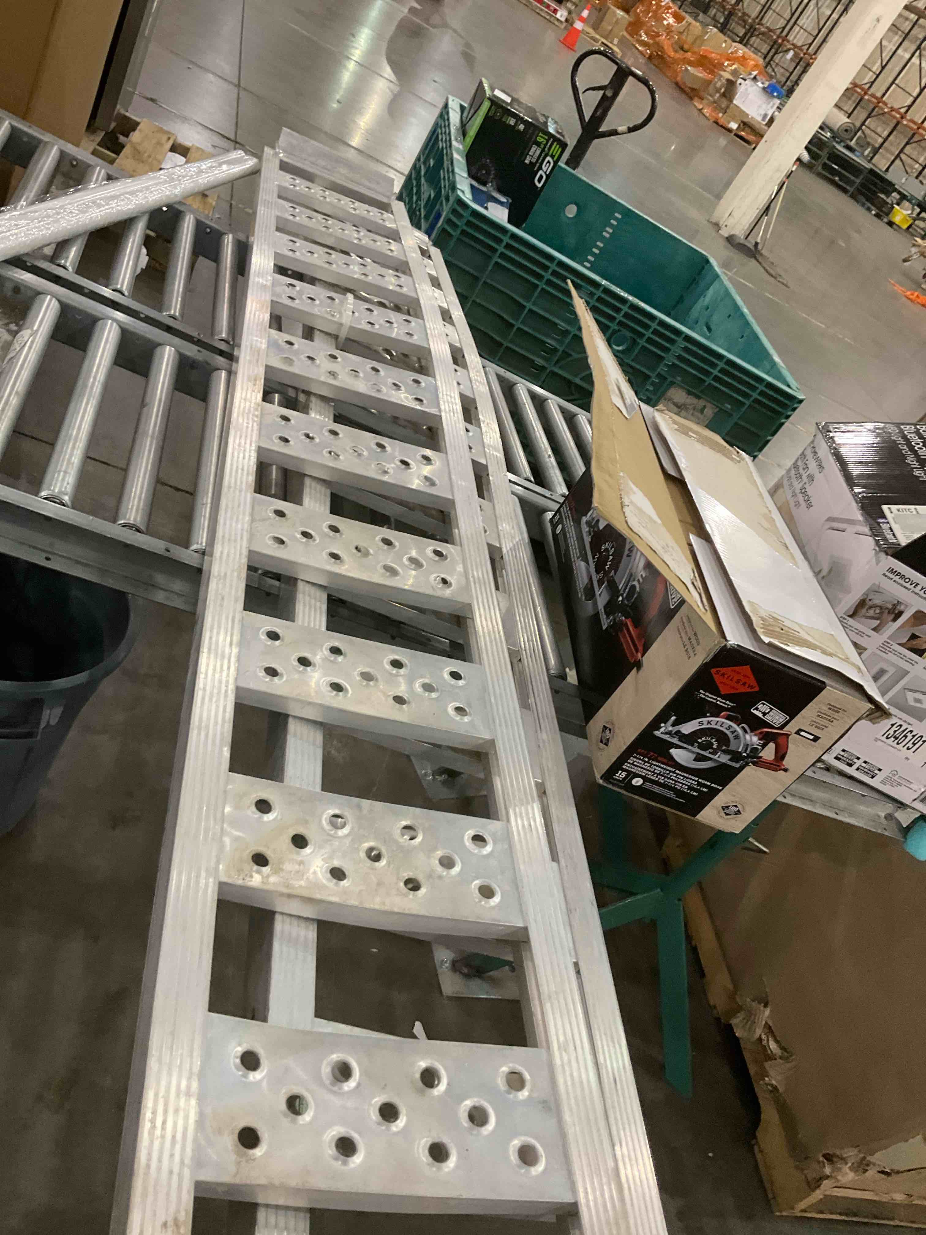 https://s3.amazonaws.com/lotting-images-prod/bidfta/PPE0307114_1729683052198.jpeg