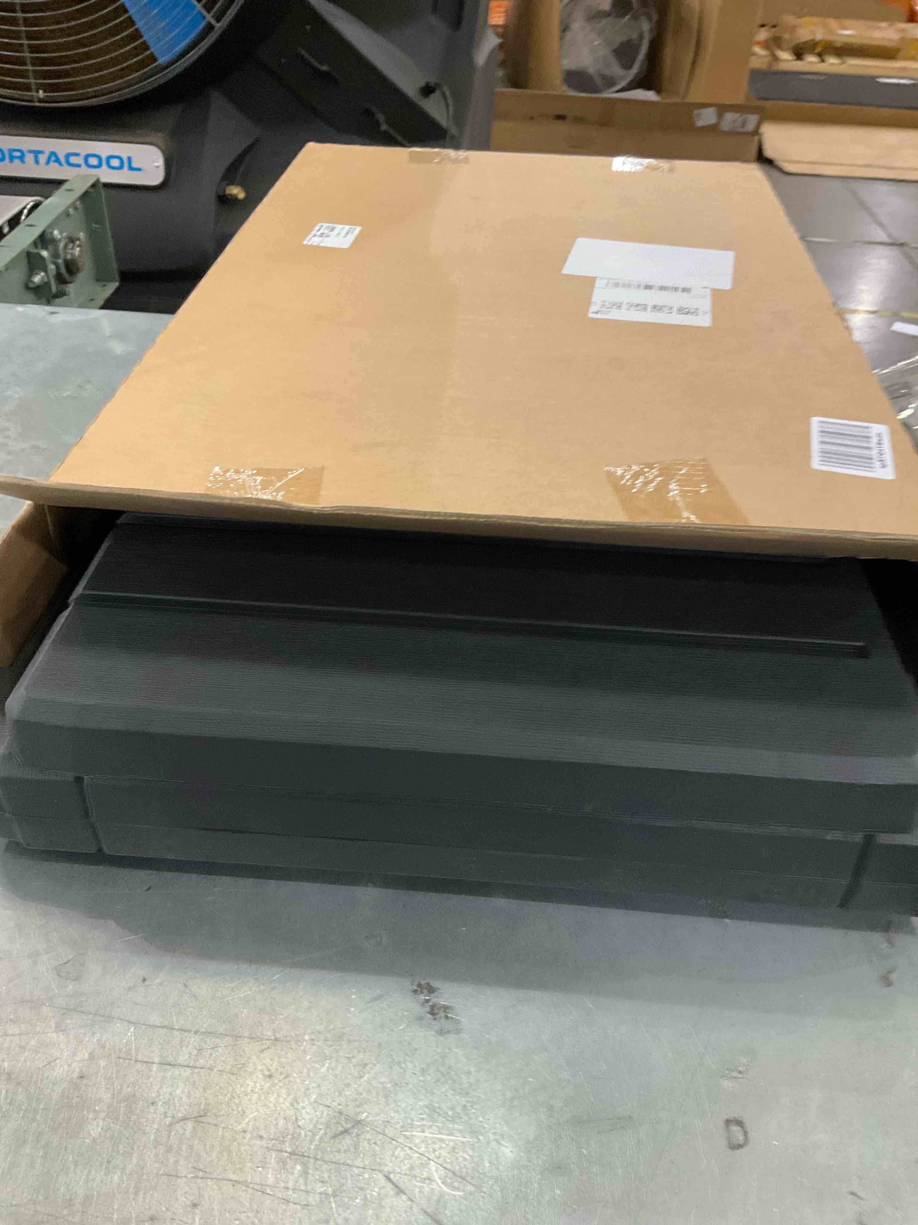 https://s3.amazonaws.com/lotting-images-prod/bidfta/PPE0307323_1729530074335.jpeg