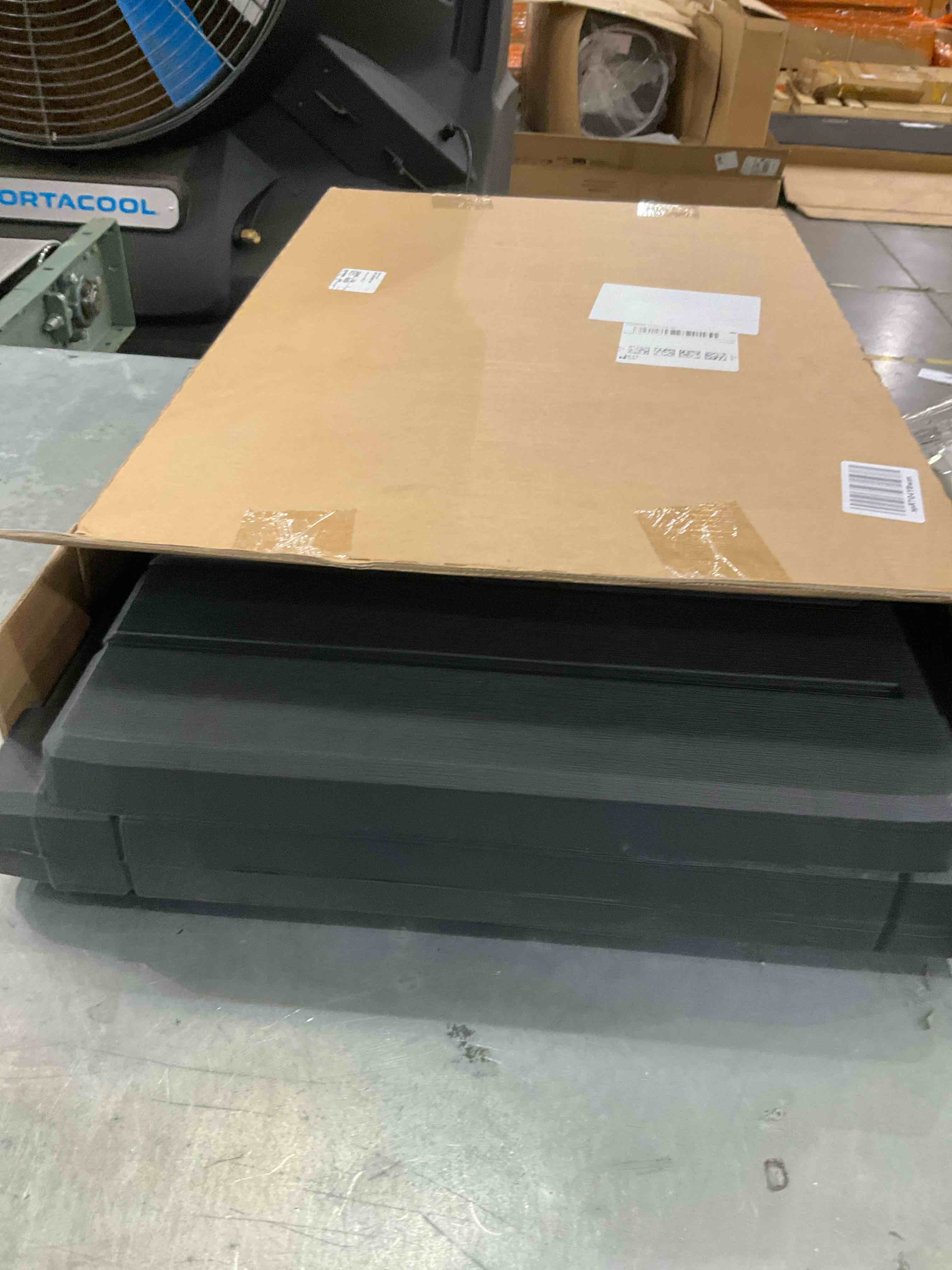 https://s3.amazonaws.com/lotting-images-prod/bidfta/PPE0307323_1729530075476.jpeg
