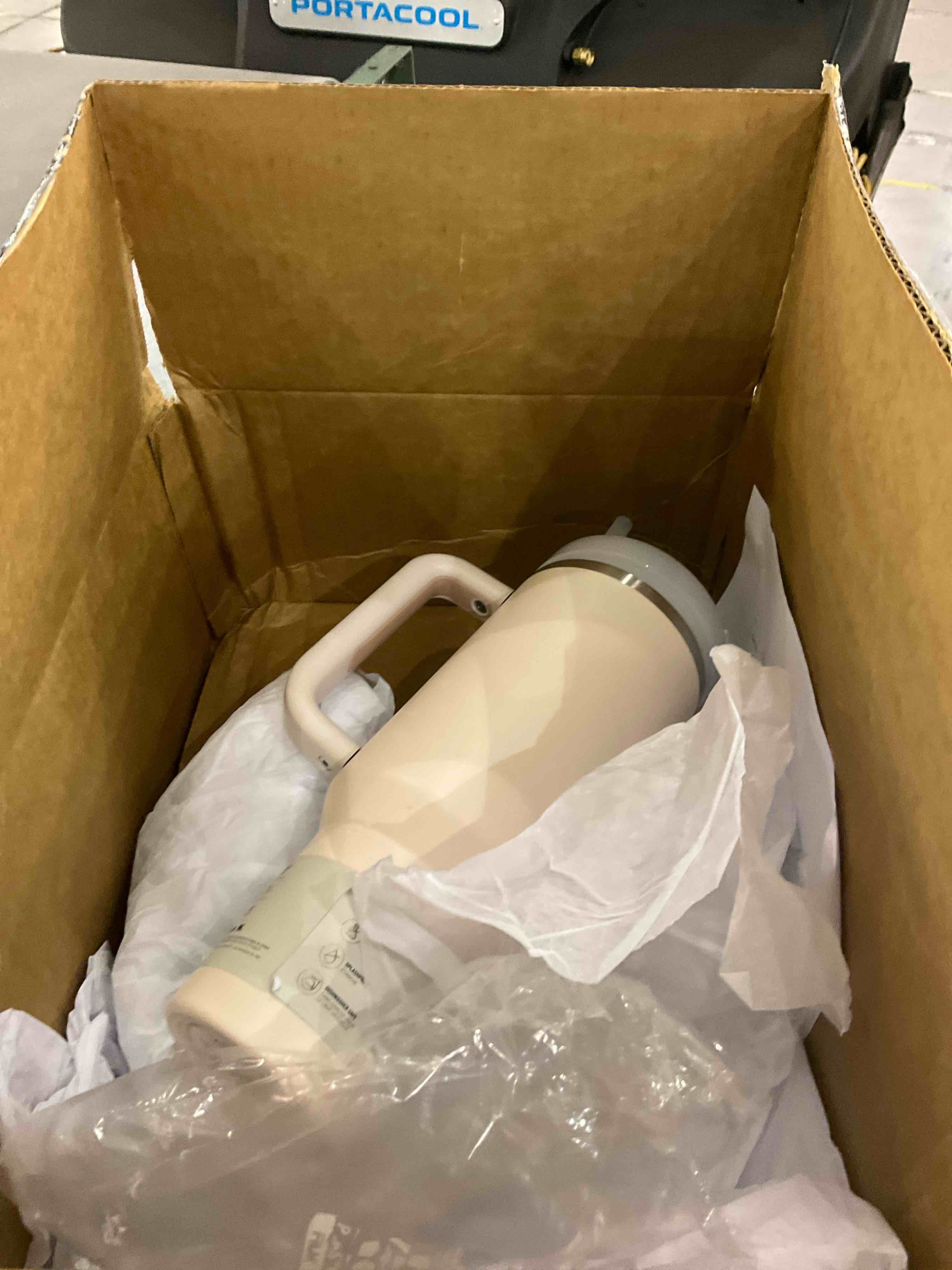 https://s3.amazonaws.com/lotting-images-prod/bidfta/PPE0307480_1729509314885.jpeg