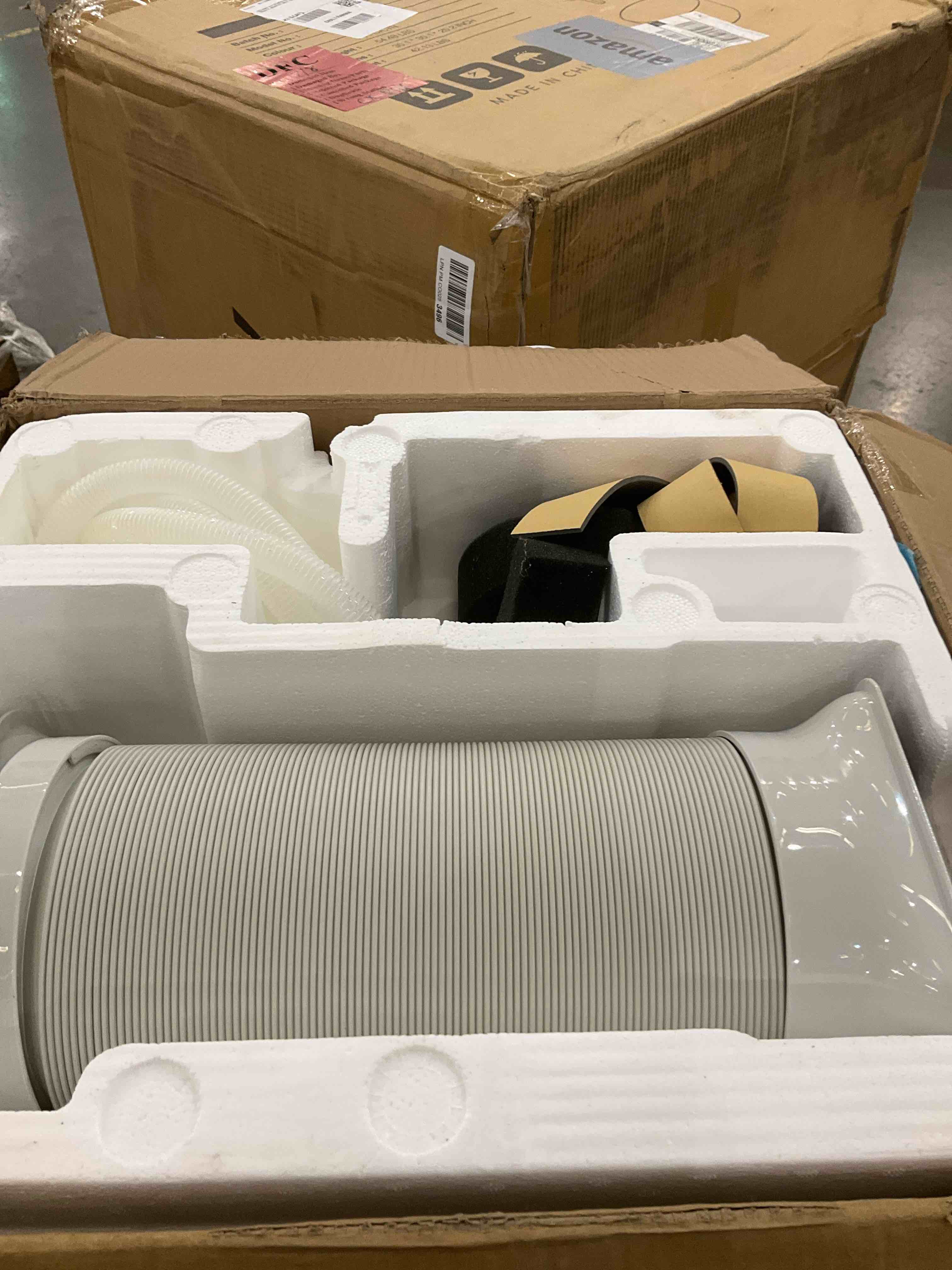 https://s3.amazonaws.com/lotting-images-prod/bidfta/PPE0307853_1729106372698.jpeg