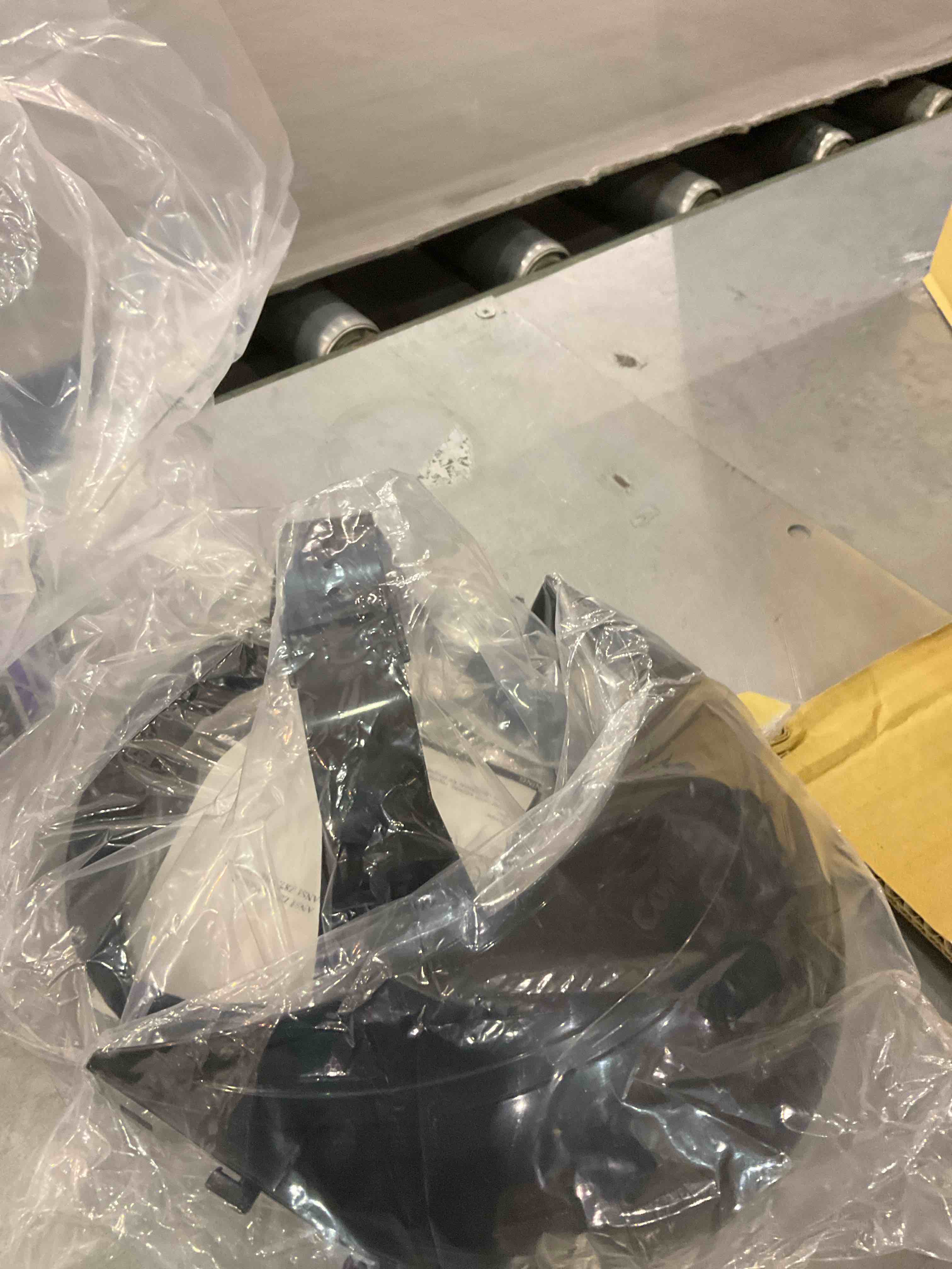 https://s3.amazonaws.com/lotting-images-prod/bidfta/PPE0309377_1730811076526.jpeg