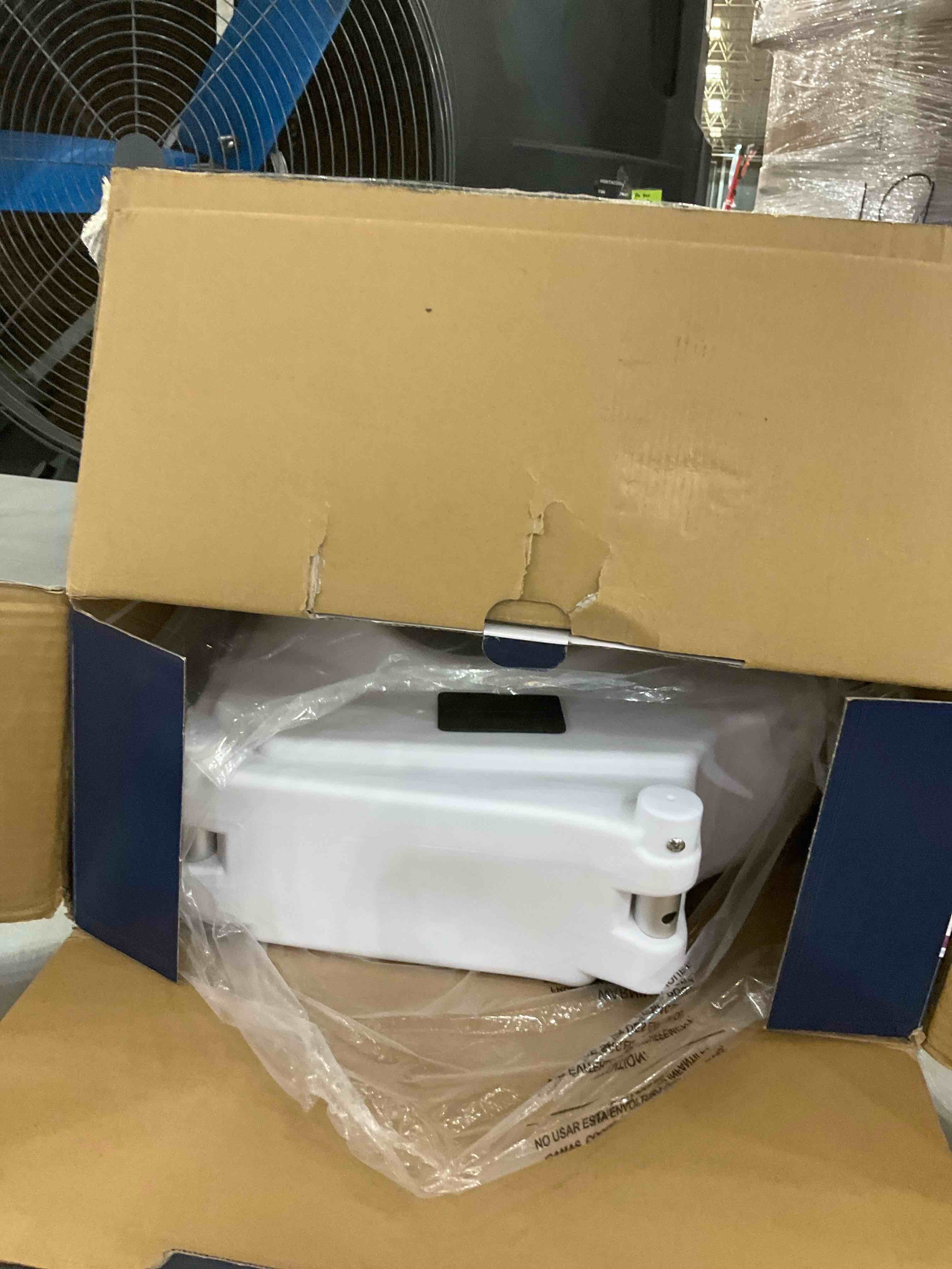 https://s3.amazonaws.com/lotting-images-prod/bidfta/PPE0309420_1730743836930.jpeg