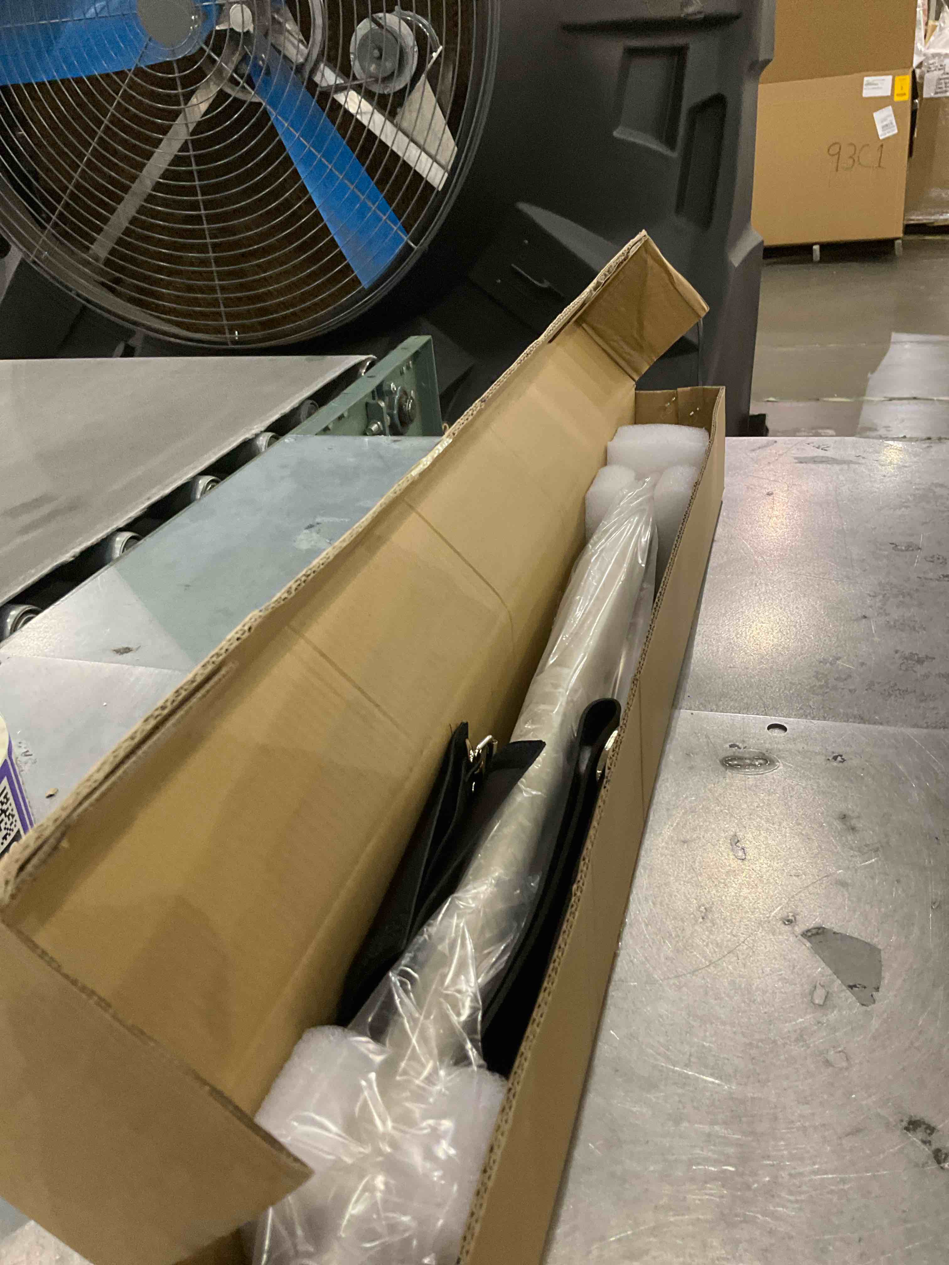 https://s3.amazonaws.com/lotting-images-prod/bidfta/PPE0309771_1730471323125.jpeg