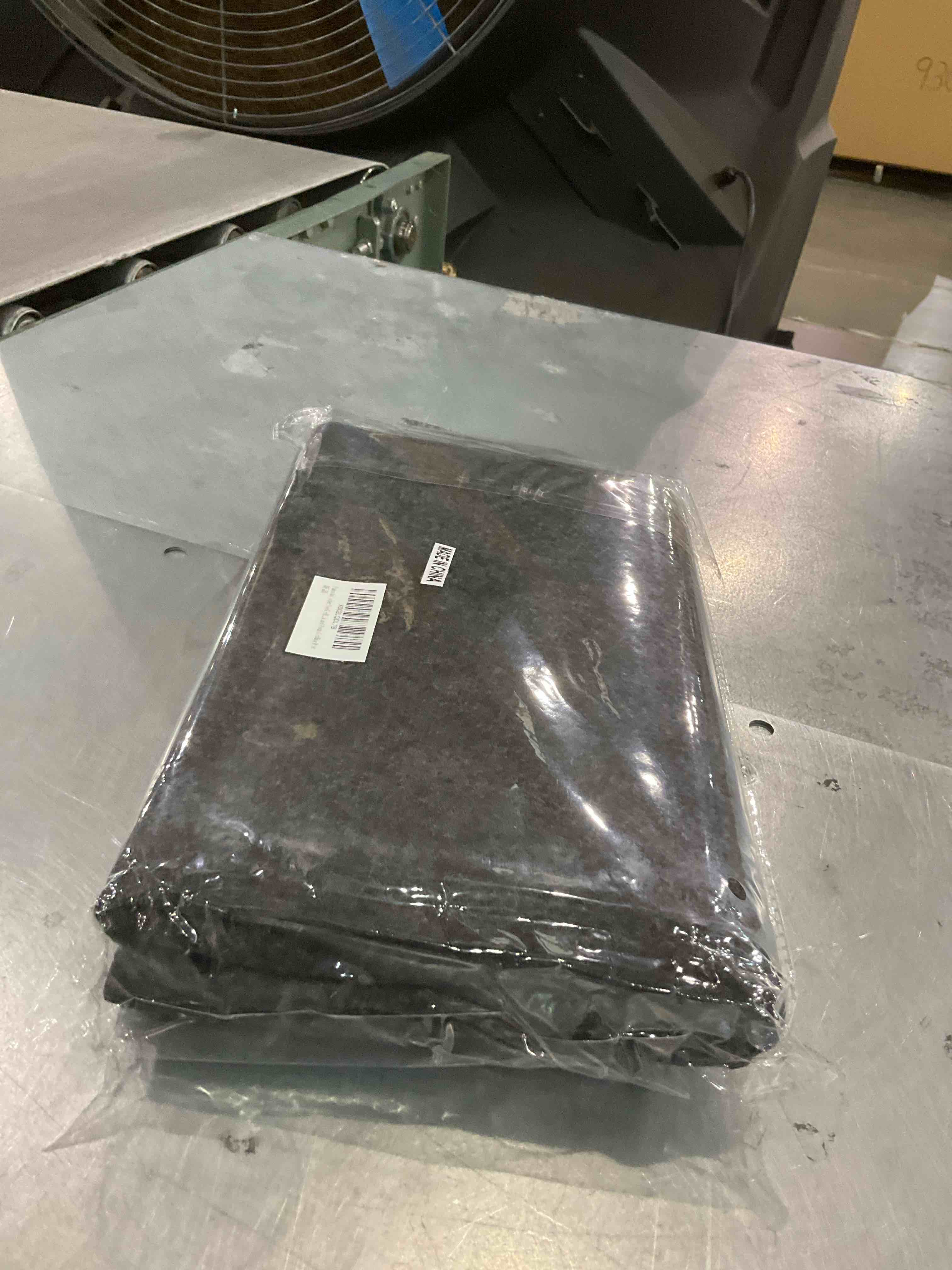 https://s3.amazonaws.com/lotting-images-prod/bidfta/PPE0309840_1730465341958.jpeg