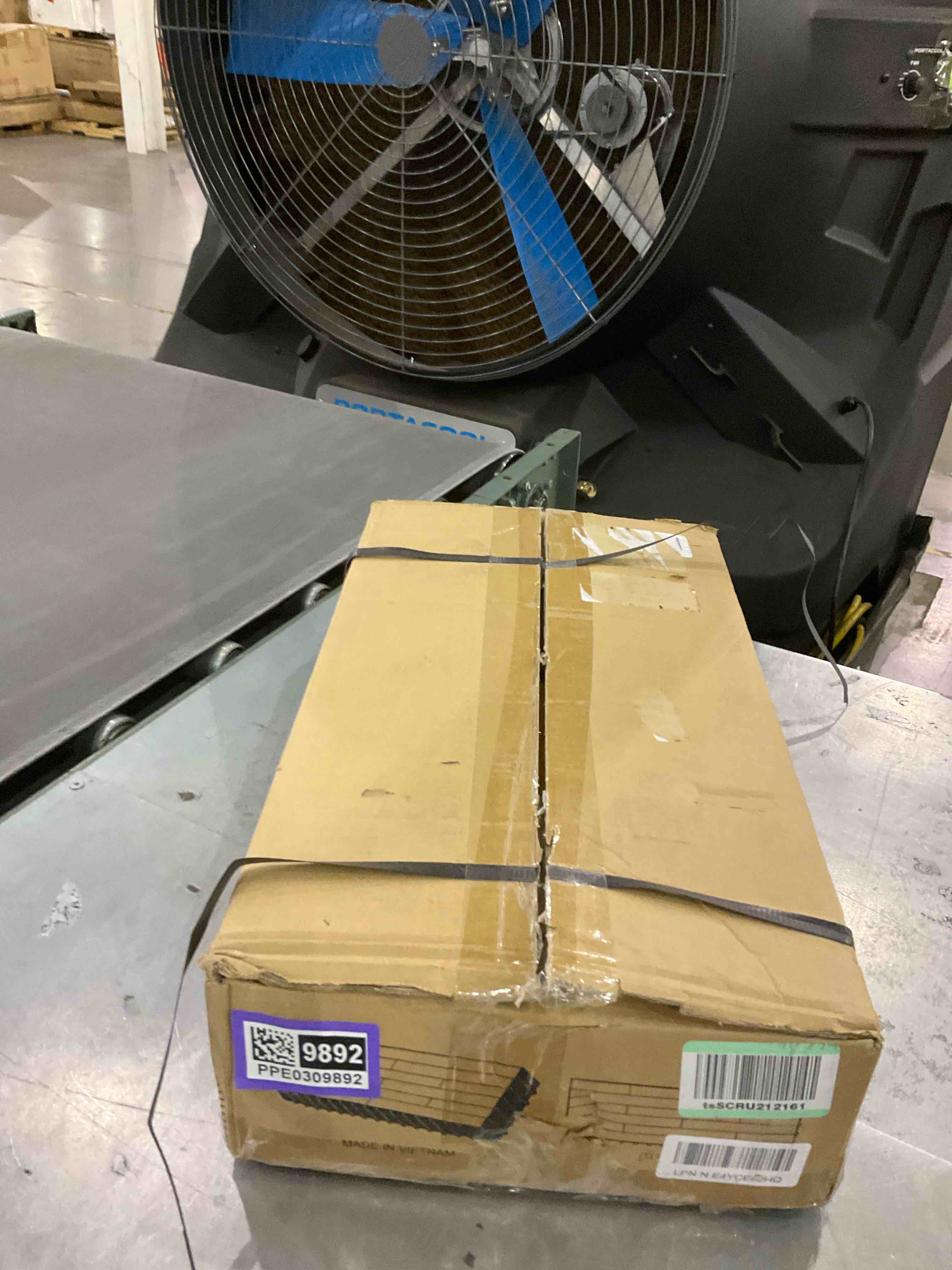 https://s3.amazonaws.com/lotting-images-prod/bidfta/PPE0309892_1730461597740.jpeg