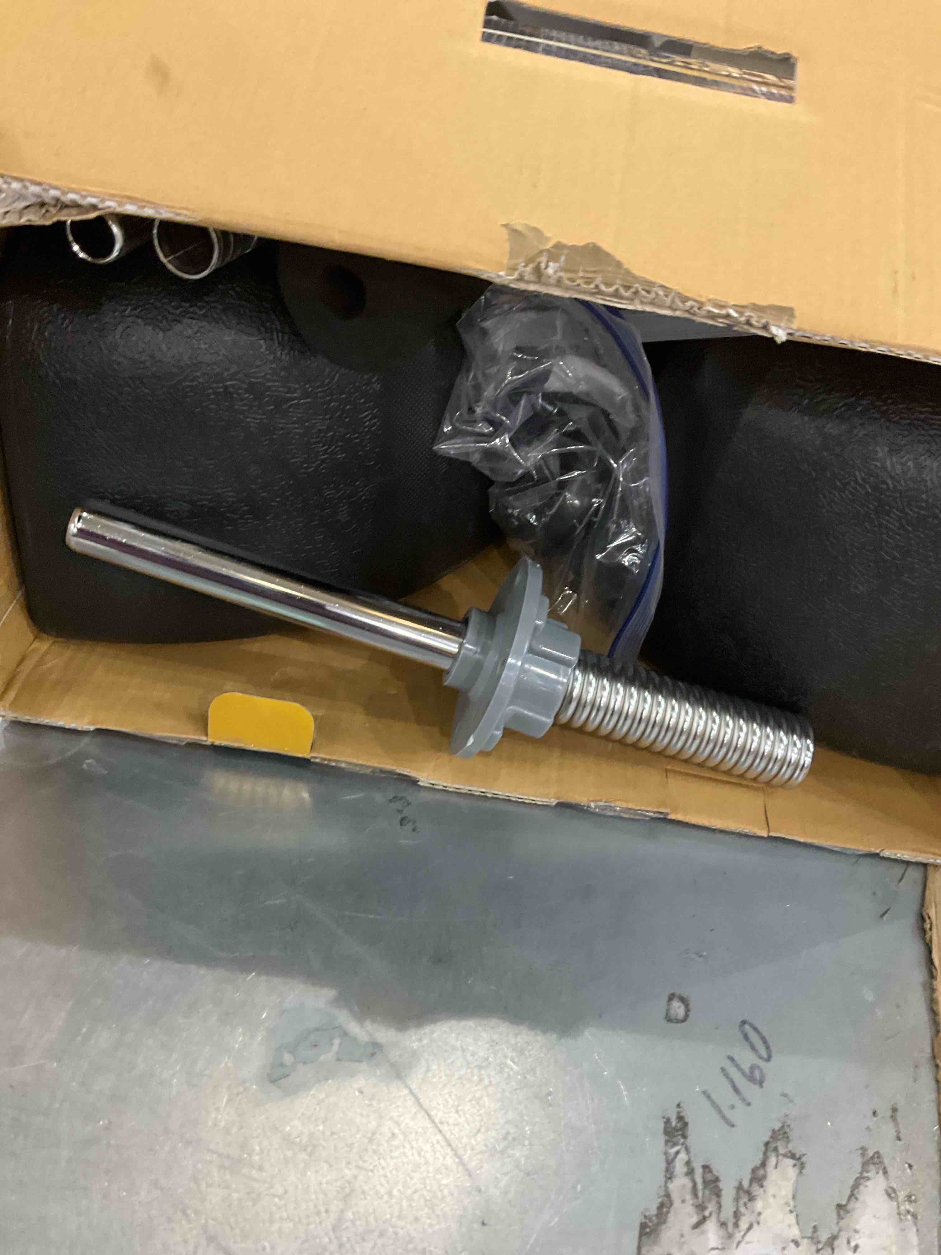 https://s3.amazonaws.com/lotting-images-prod/bidfta/PPE0309942_1730400148240.jpeg
