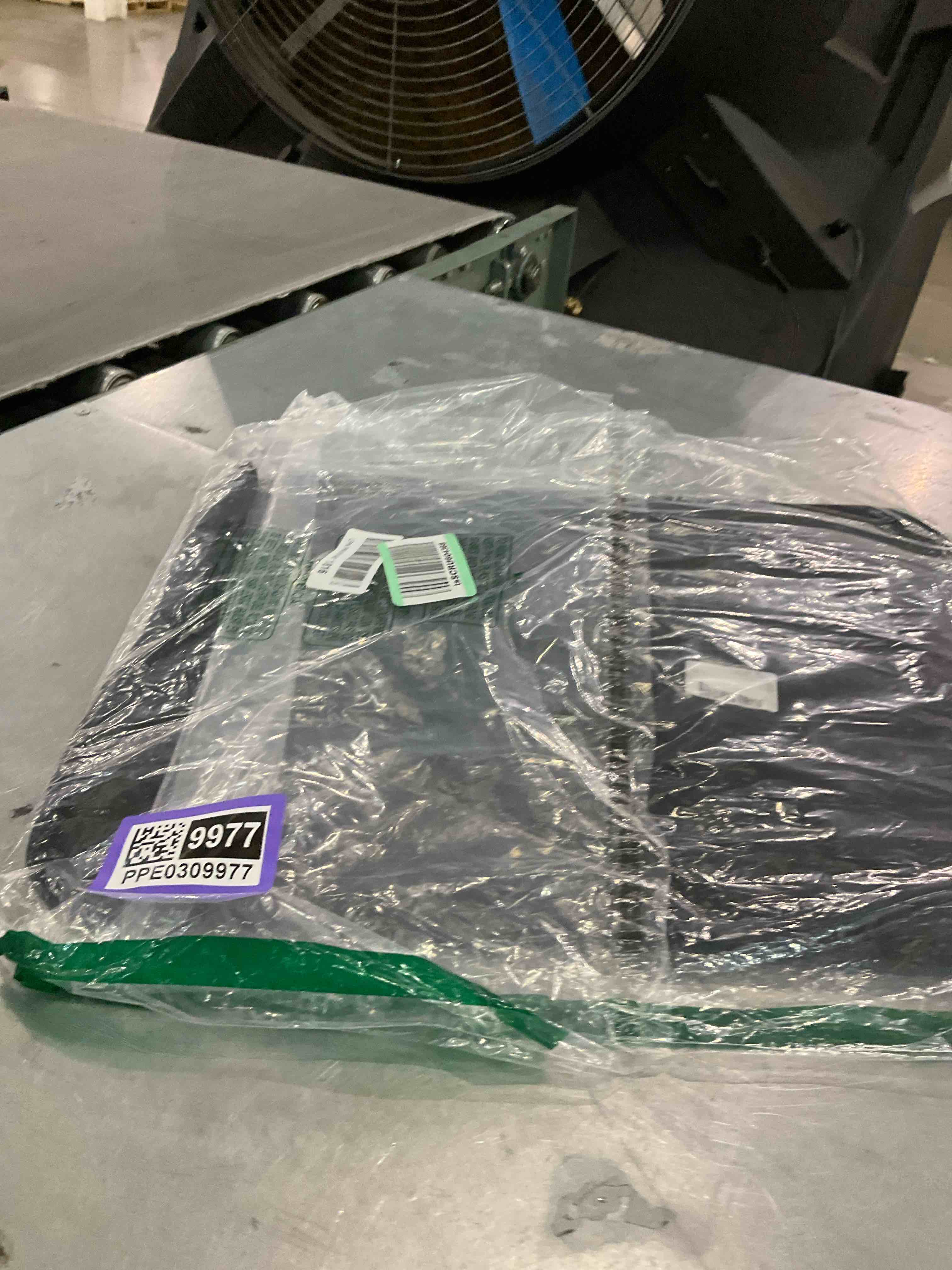 https://s3.amazonaws.com/lotting-images-prod/bidfta/PPE0309977_1730387193407.jpeg