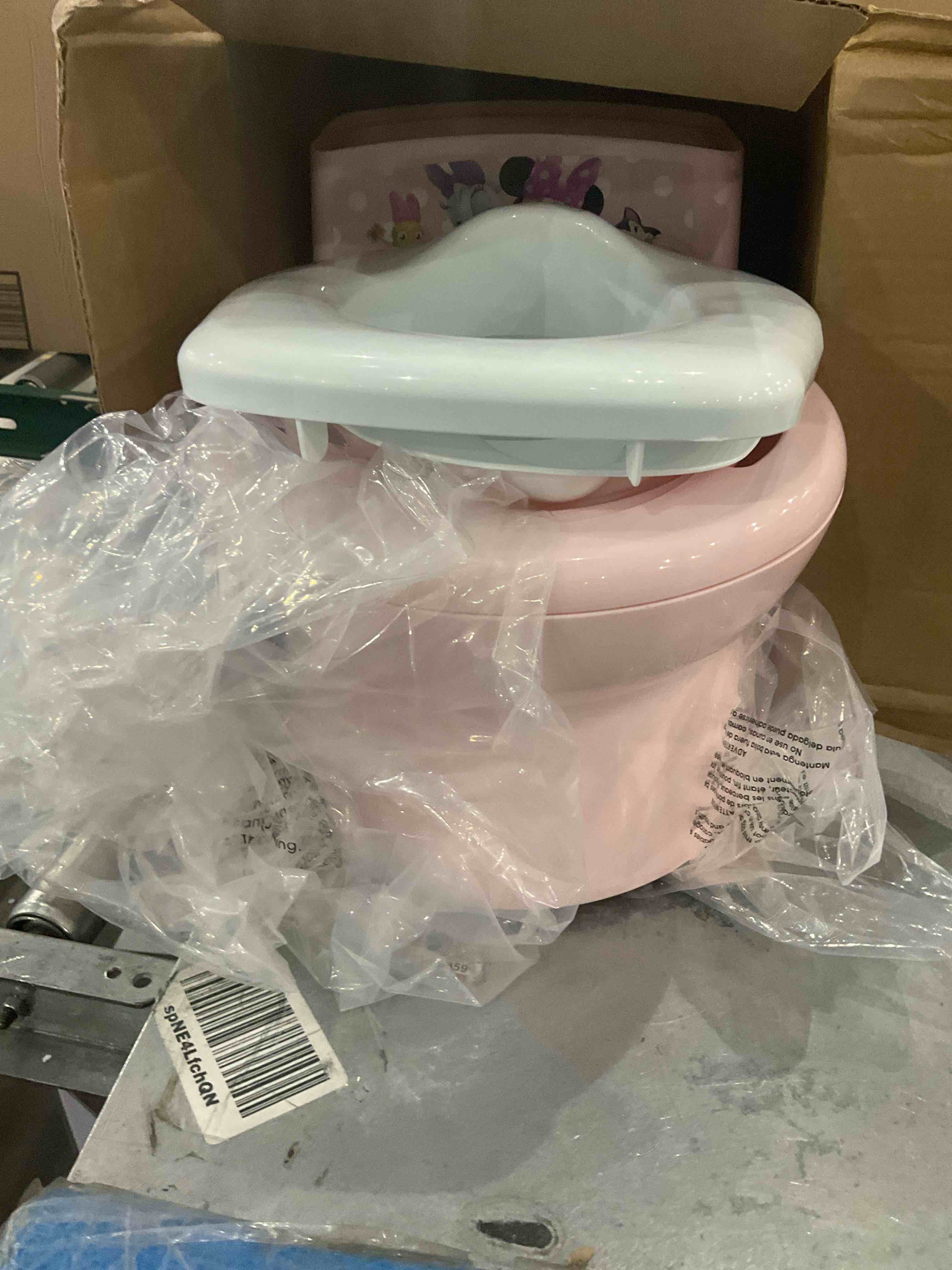 https://s3.amazonaws.com/lotting-images-prod/bidfta/PPE0311084_1728994487548.jpeg