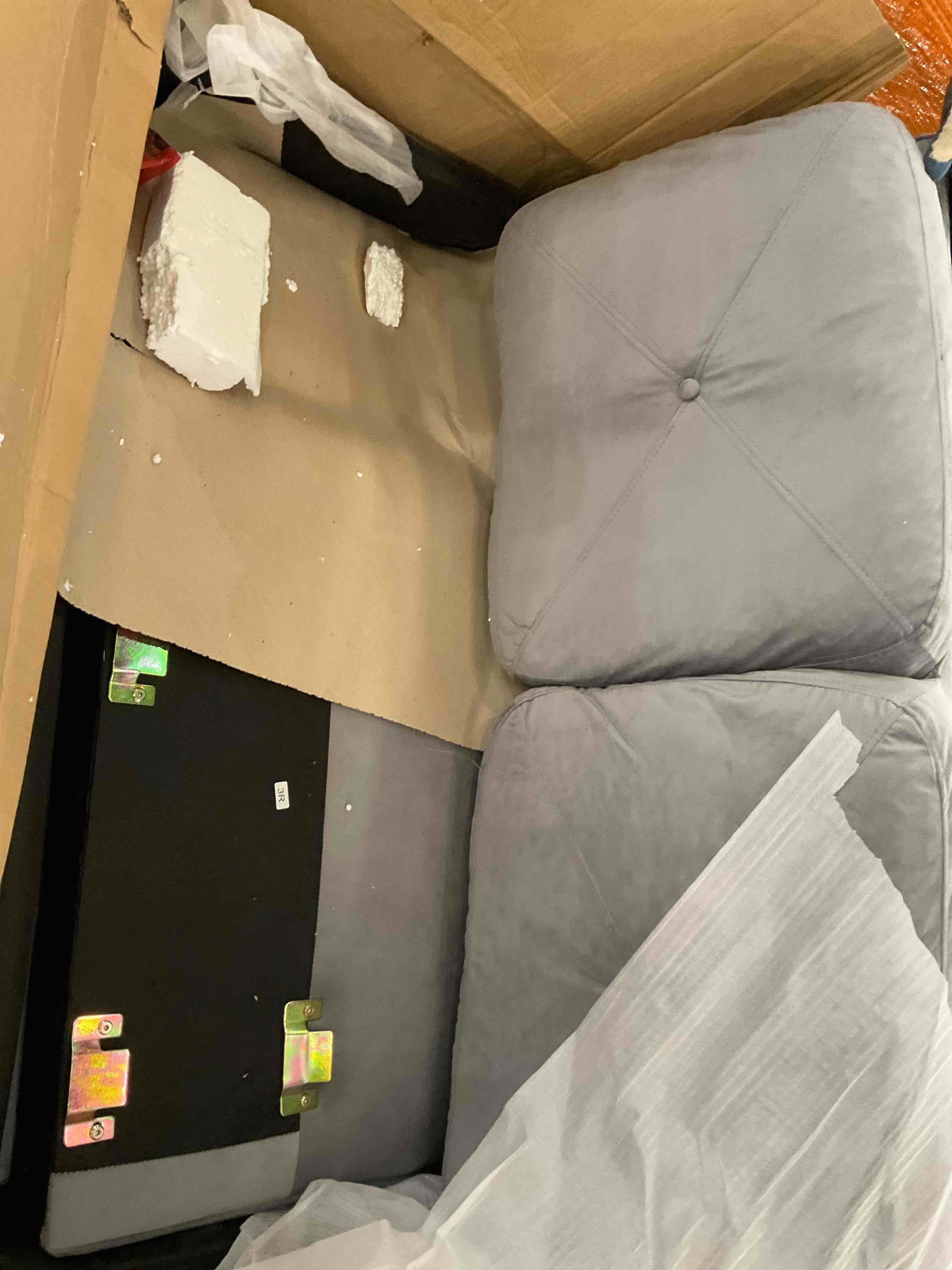 https://s3.amazonaws.com/lotting-images-prod/bidfta/PPE0311257_1728063339982.jpeg