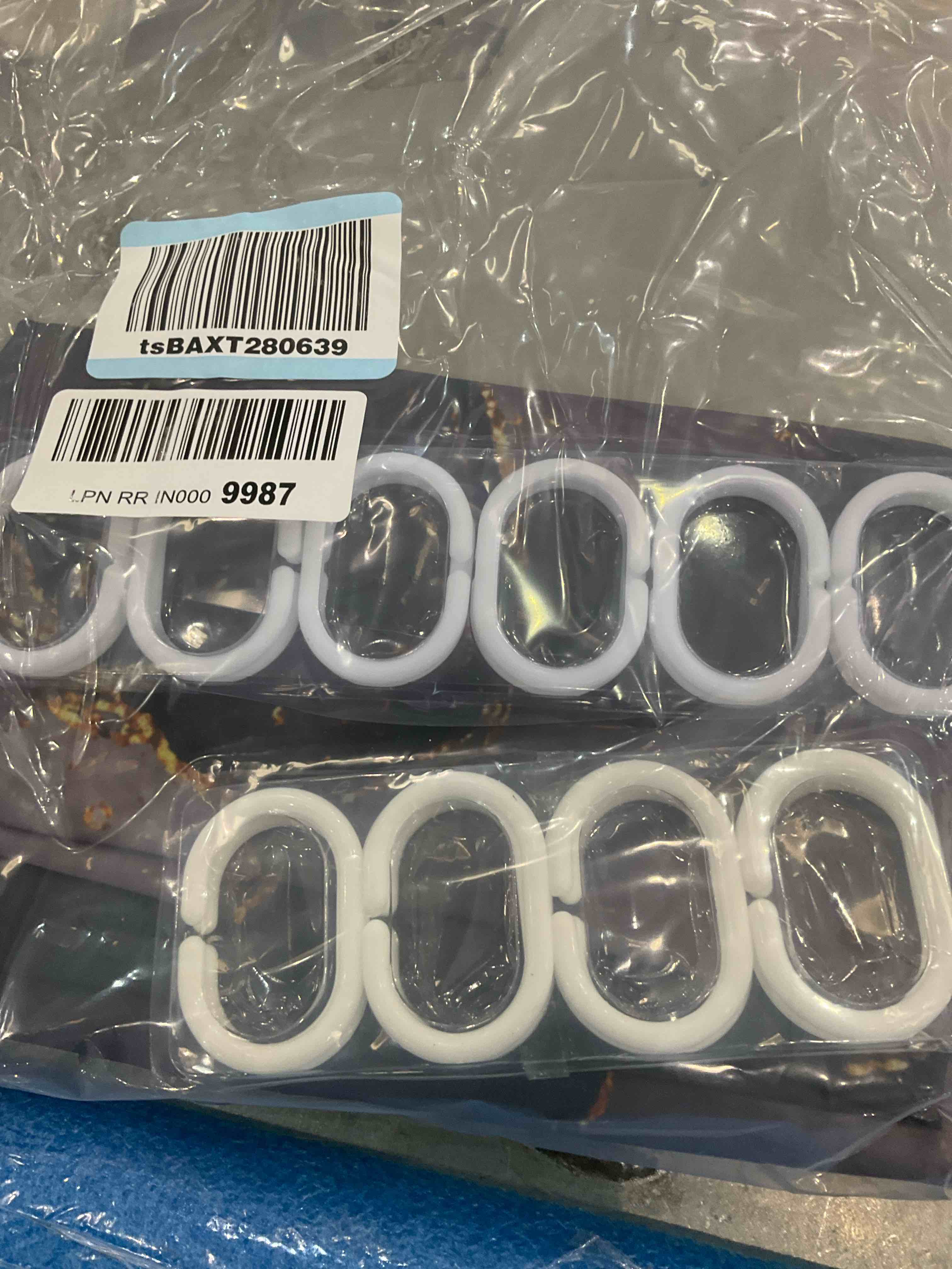 https://s3.amazonaws.com/lotting-images-prod/bidfta/PPE0311947_1727718144898.jpeg