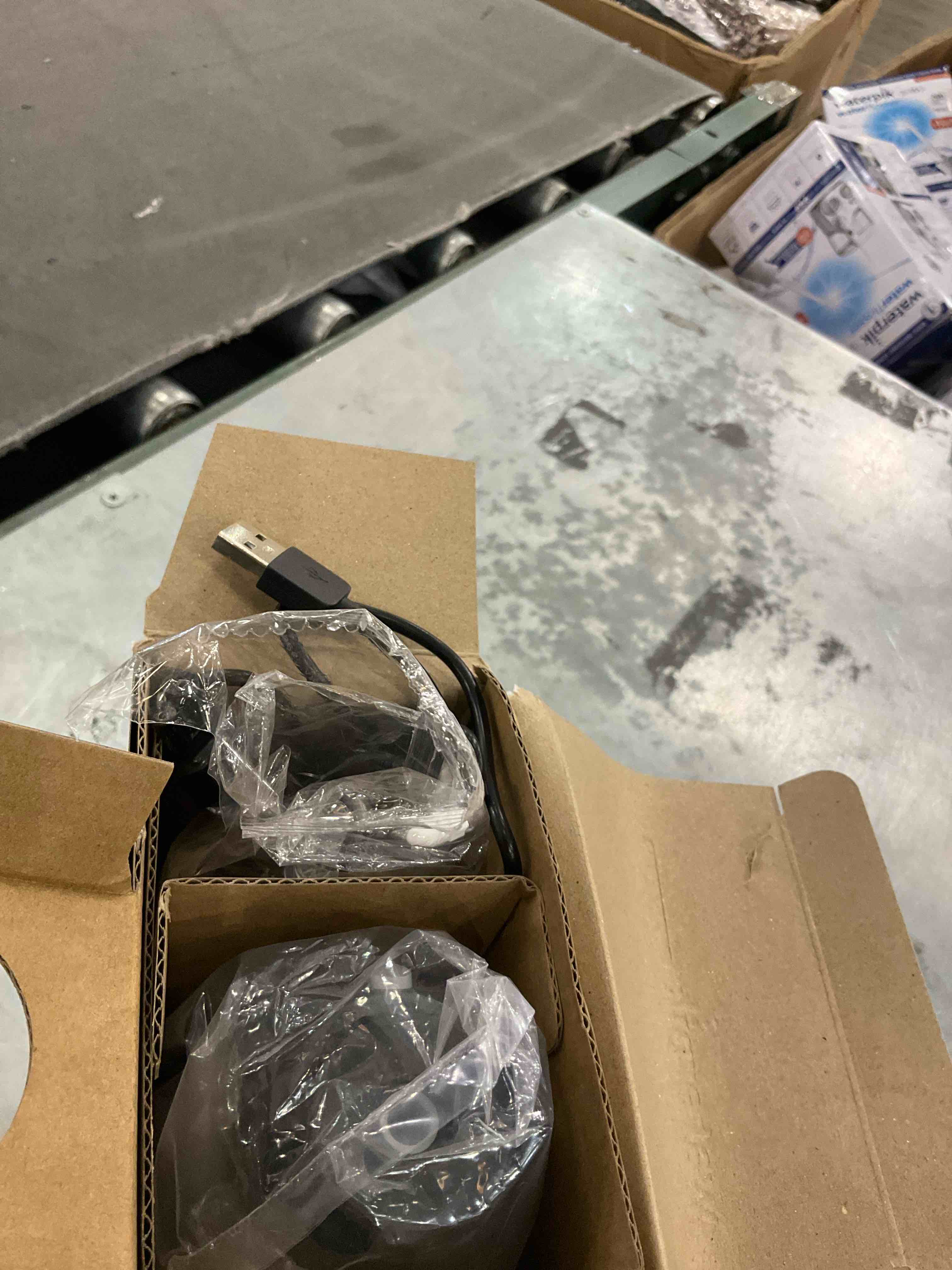 https://s3.amazonaws.com/lotting-images-prod/bidfta/PPE0312341_1736784960272.jpeg