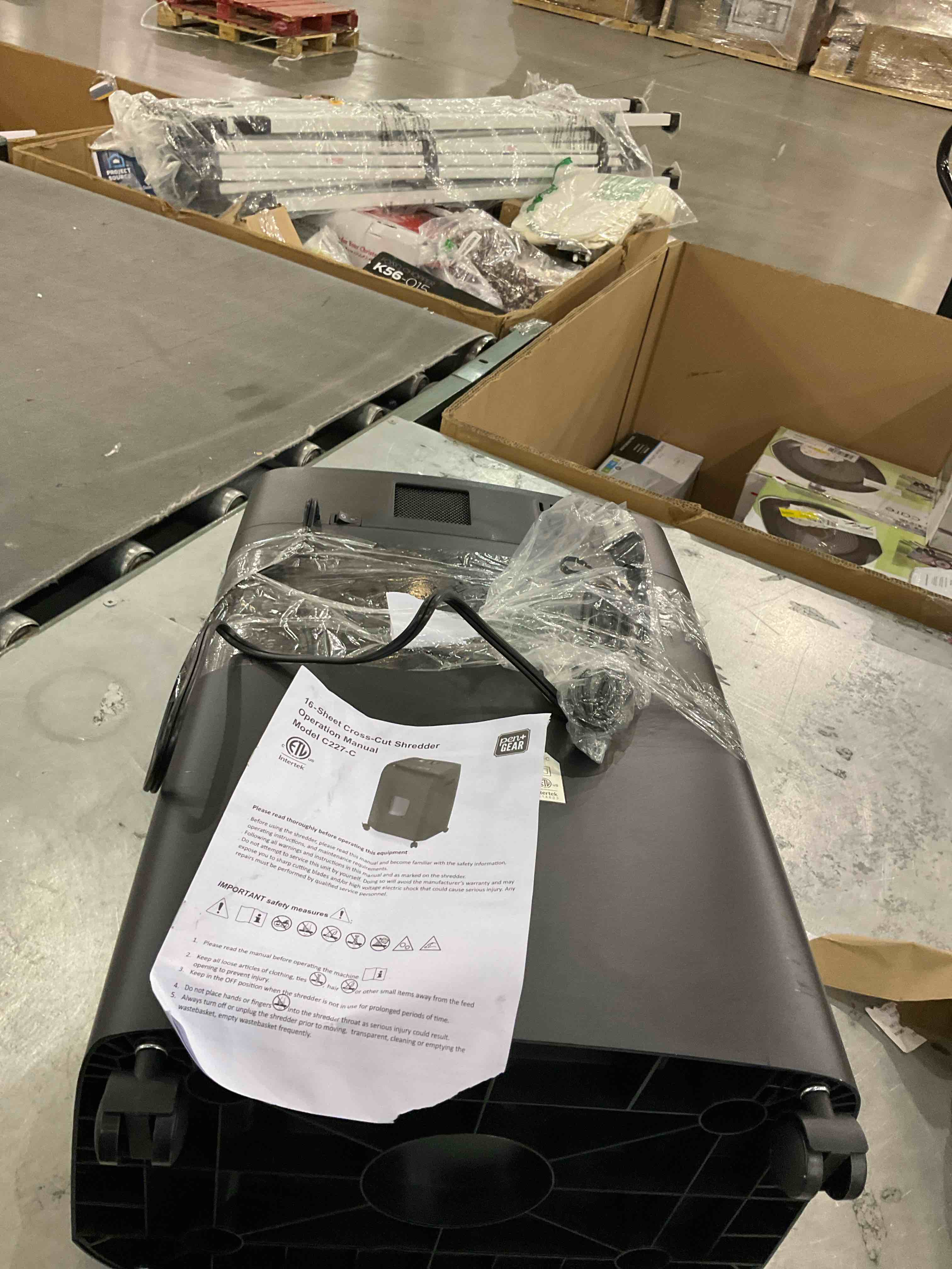 16-Sheet Cross-Cut Shredder Operation Manual Model C227-C