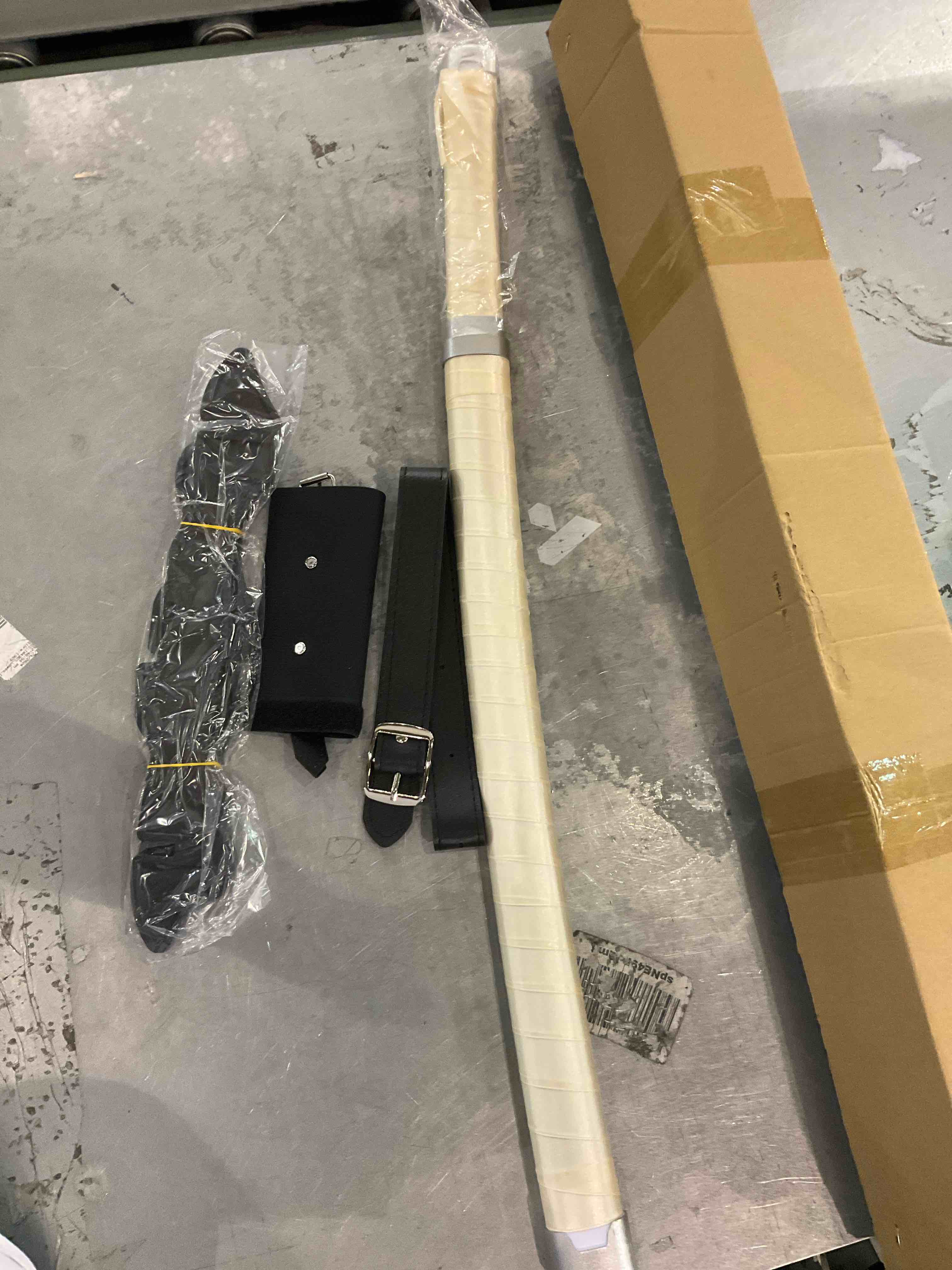 https://s3.amazonaws.com/lotting-images-prod/bidfta/PPE0315135_1730465201257.jpeg