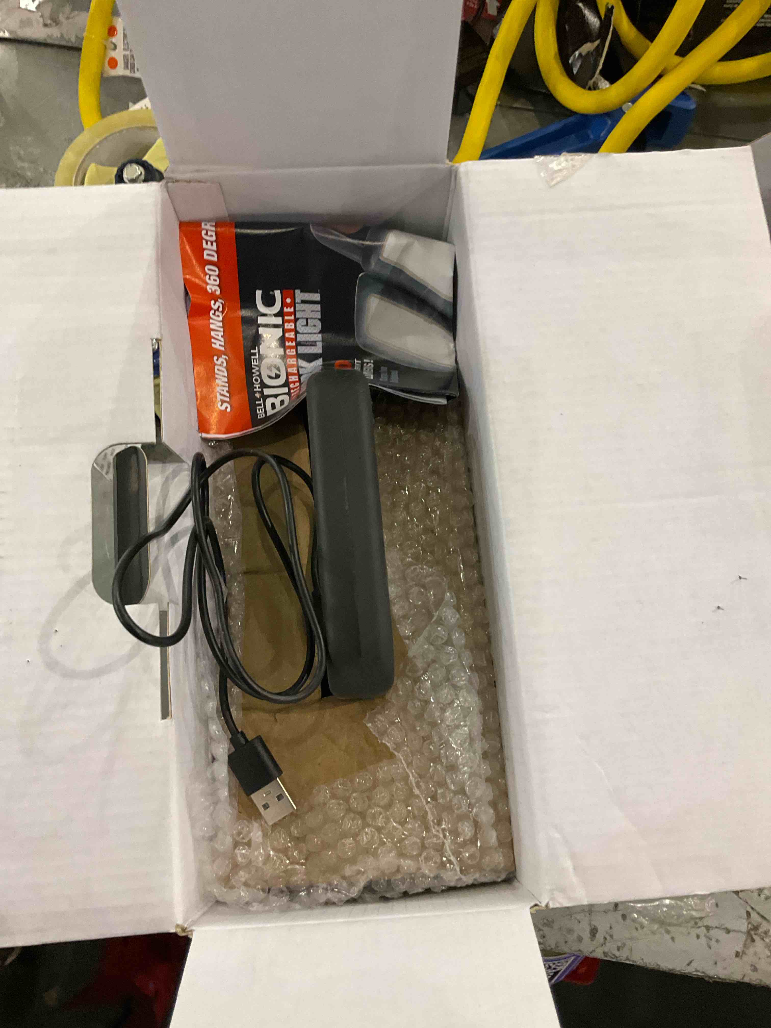 https://s3.amazonaws.com/lotting-images-prod/bidfta/PPE0315335_1730203439654.jpeg