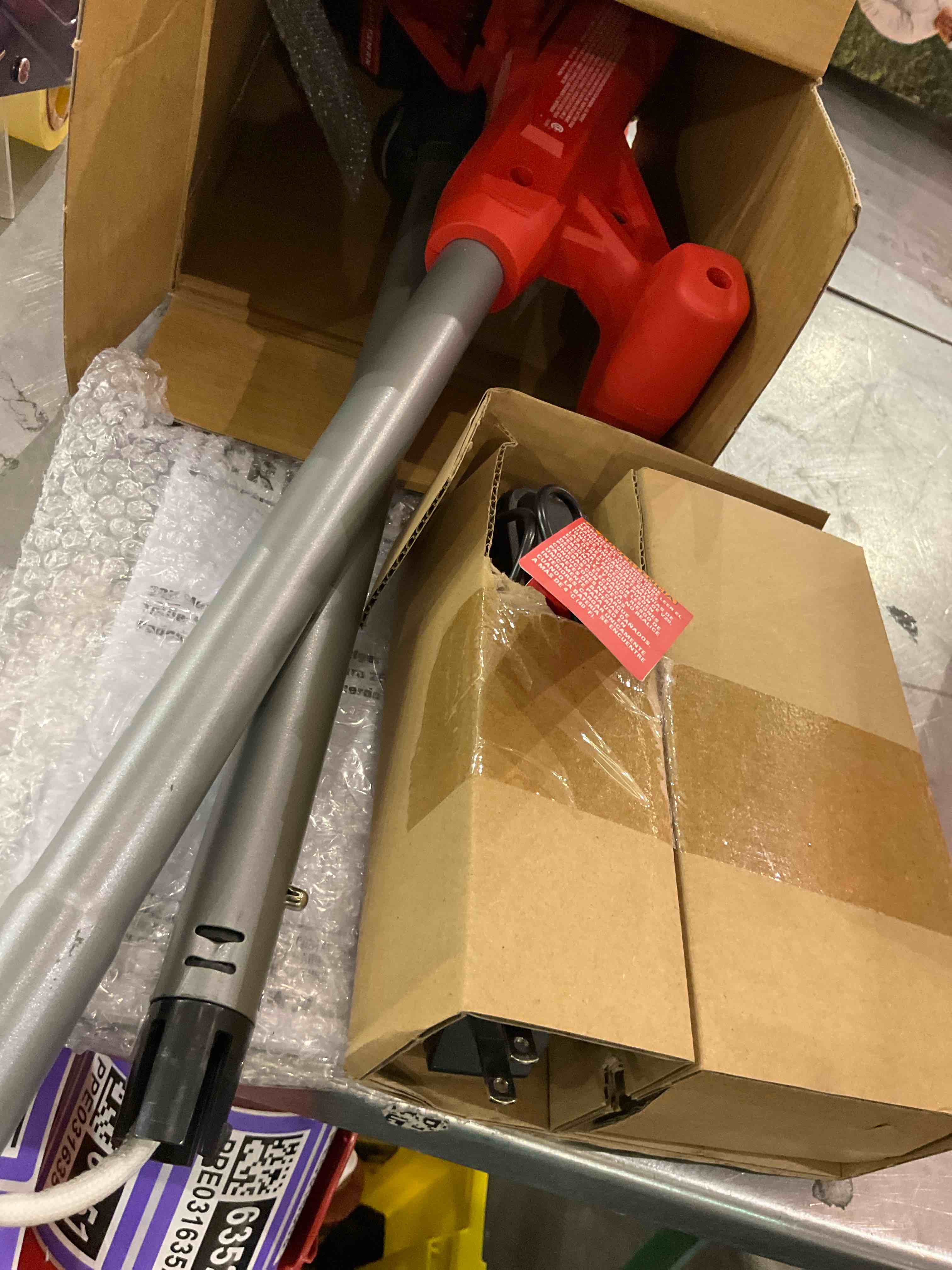 https://s3.amazonaws.com/lotting-images-prod/bidfta/PPE0316360_1730989460311.jpeg