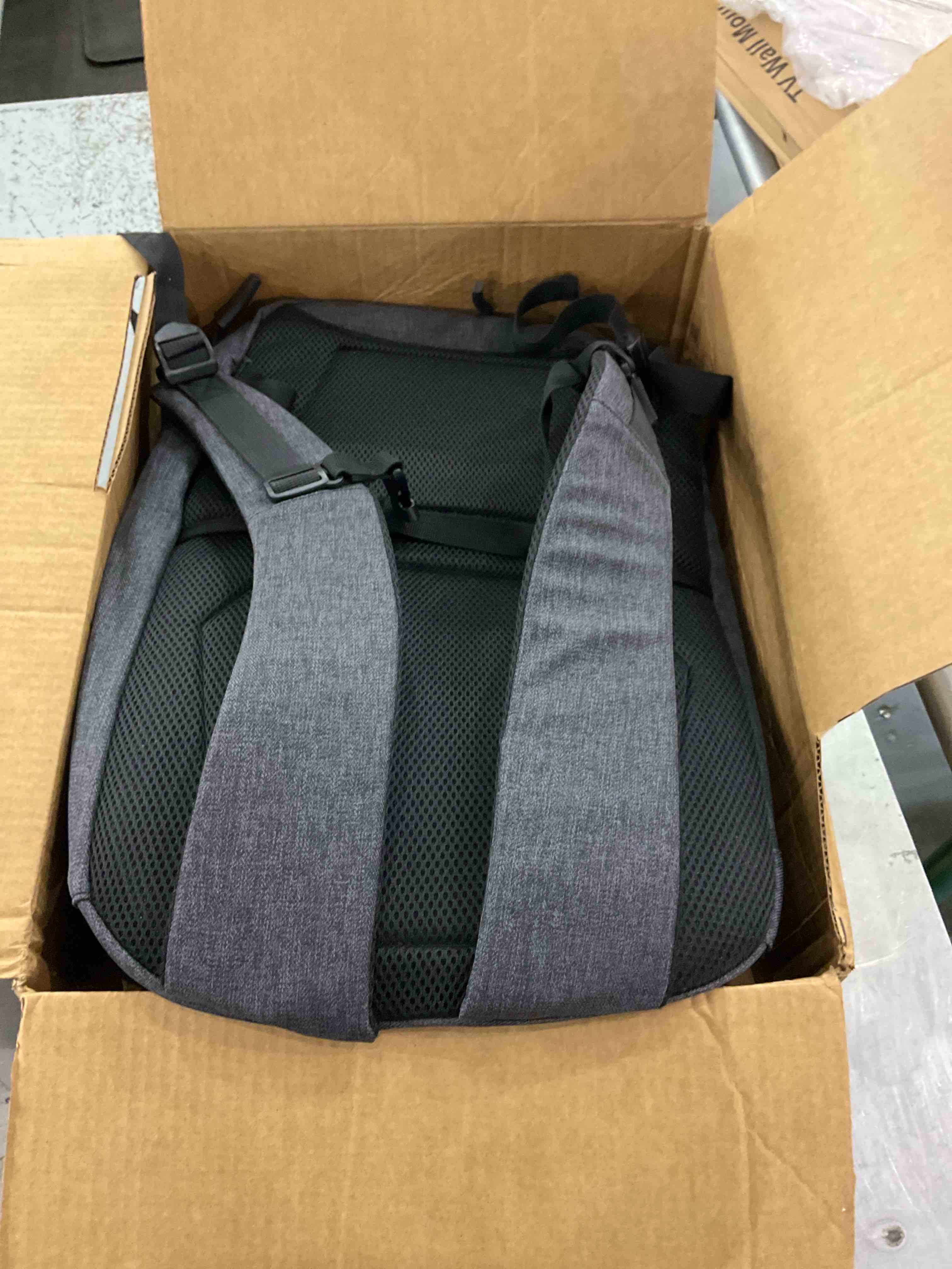 https://s3.amazonaws.com/lotting-images-prod/bidfta/PPE0317079_1730384916623.jpeg