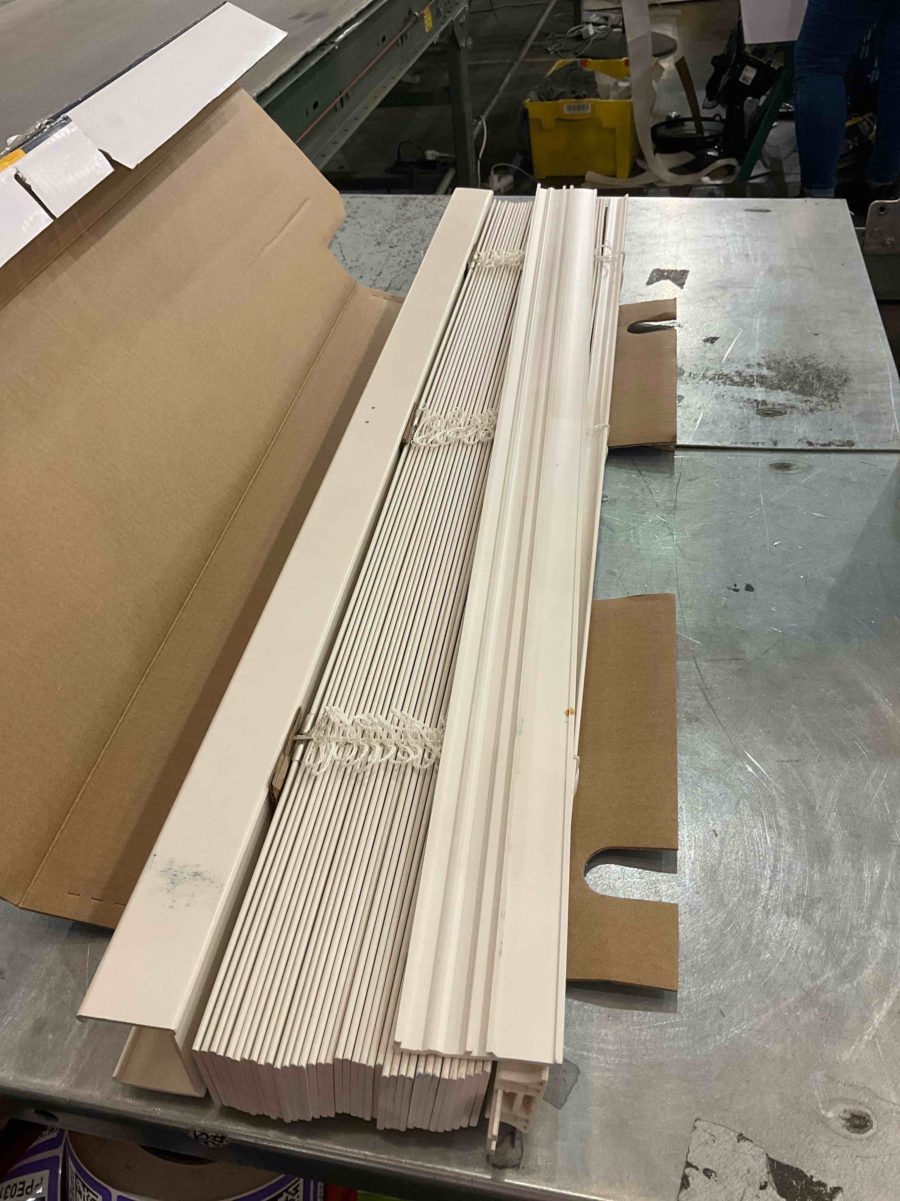 https://s3.amazonaws.com/lotting-images-prod/bidfta/PPE0317237_1730310478713.jpeg