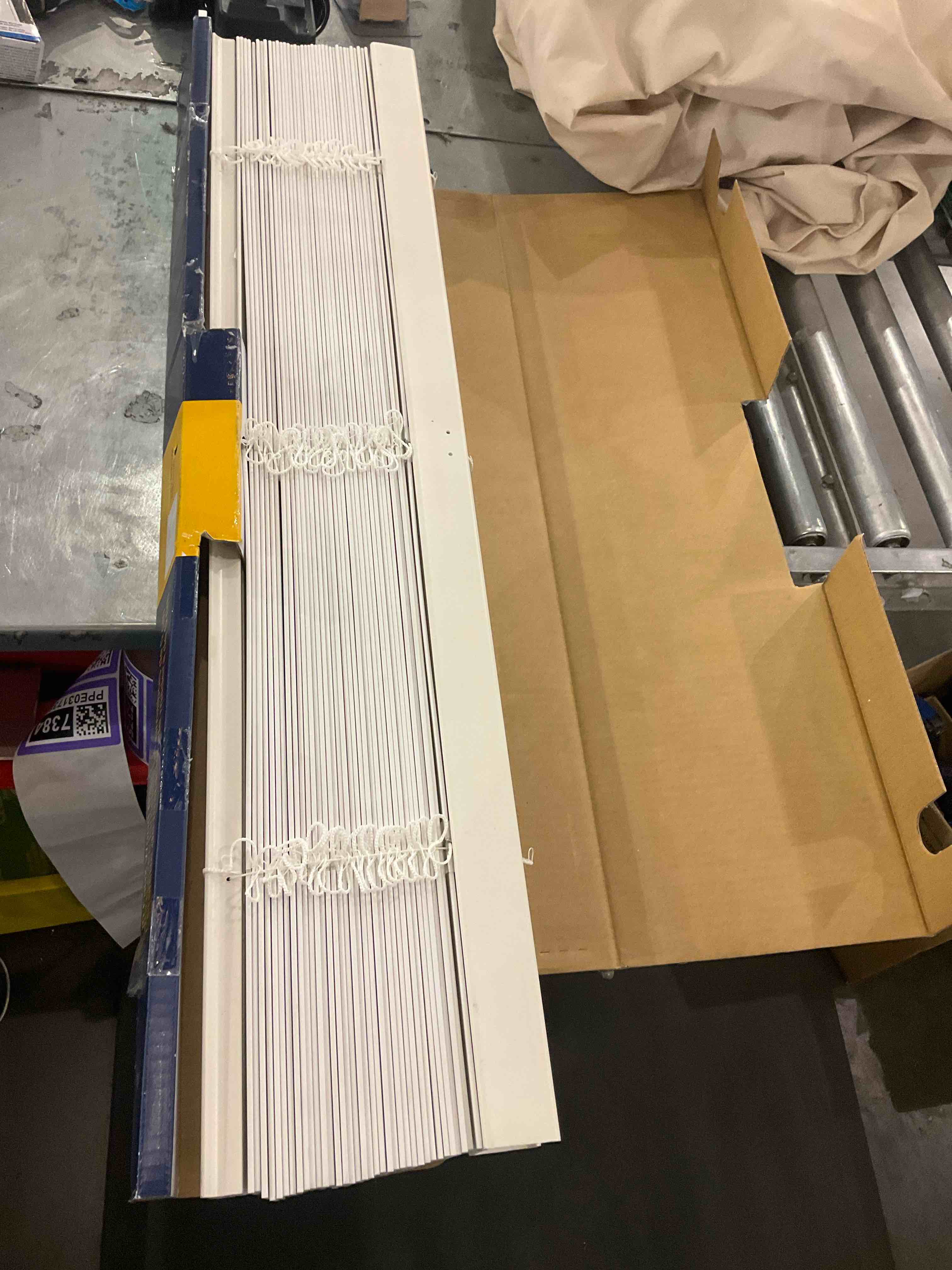 https://s3.amazonaws.com/lotting-images-prod/bidfta/PPE0317384_1730210487065.jpeg