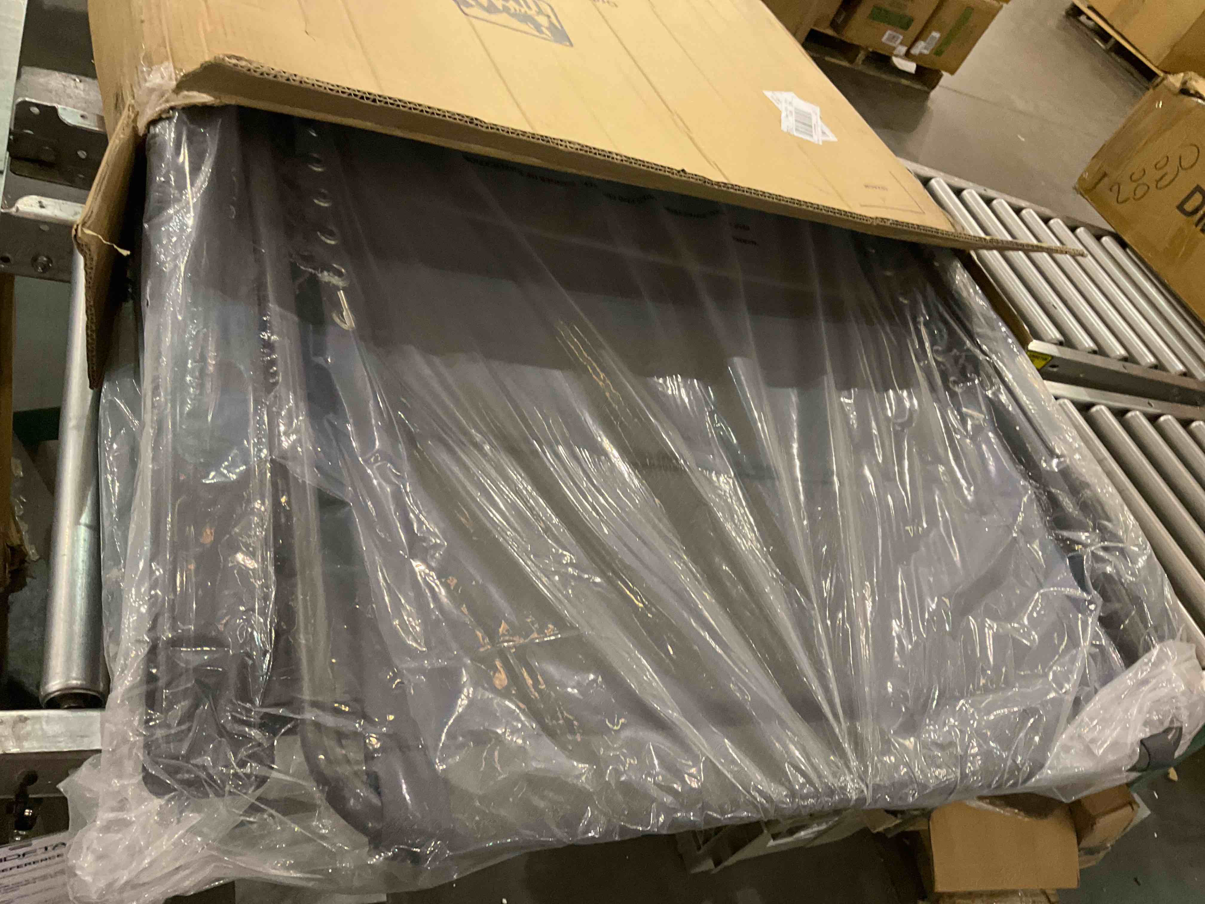 https://s3.amazonaws.com/lotting-images-prod/bidfta/PPE0317852_1729606206561.jpeg