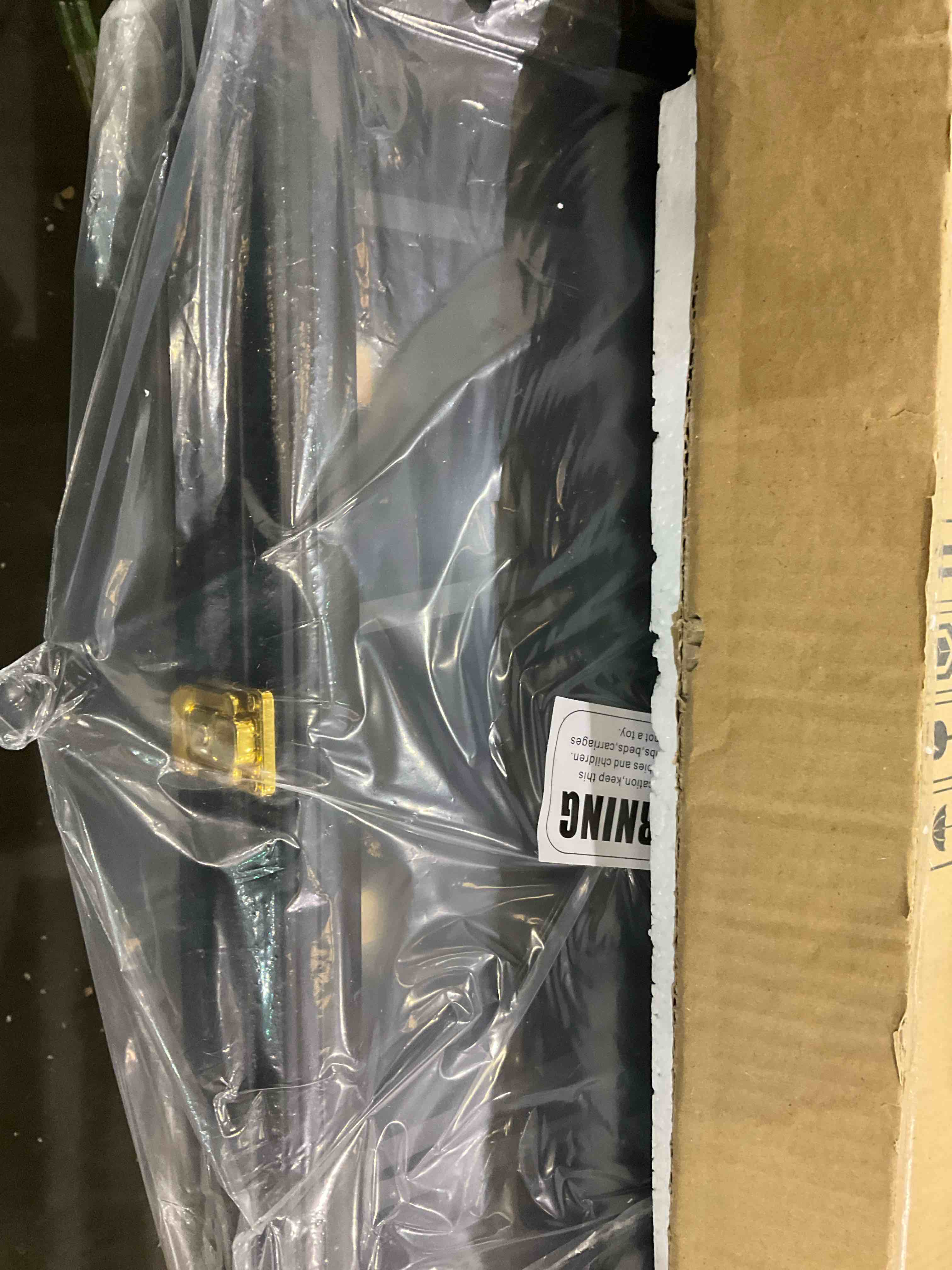 https://s3.amazonaws.com/lotting-images-prod/bidfta/PPE0318328_1740000177292.jpeg