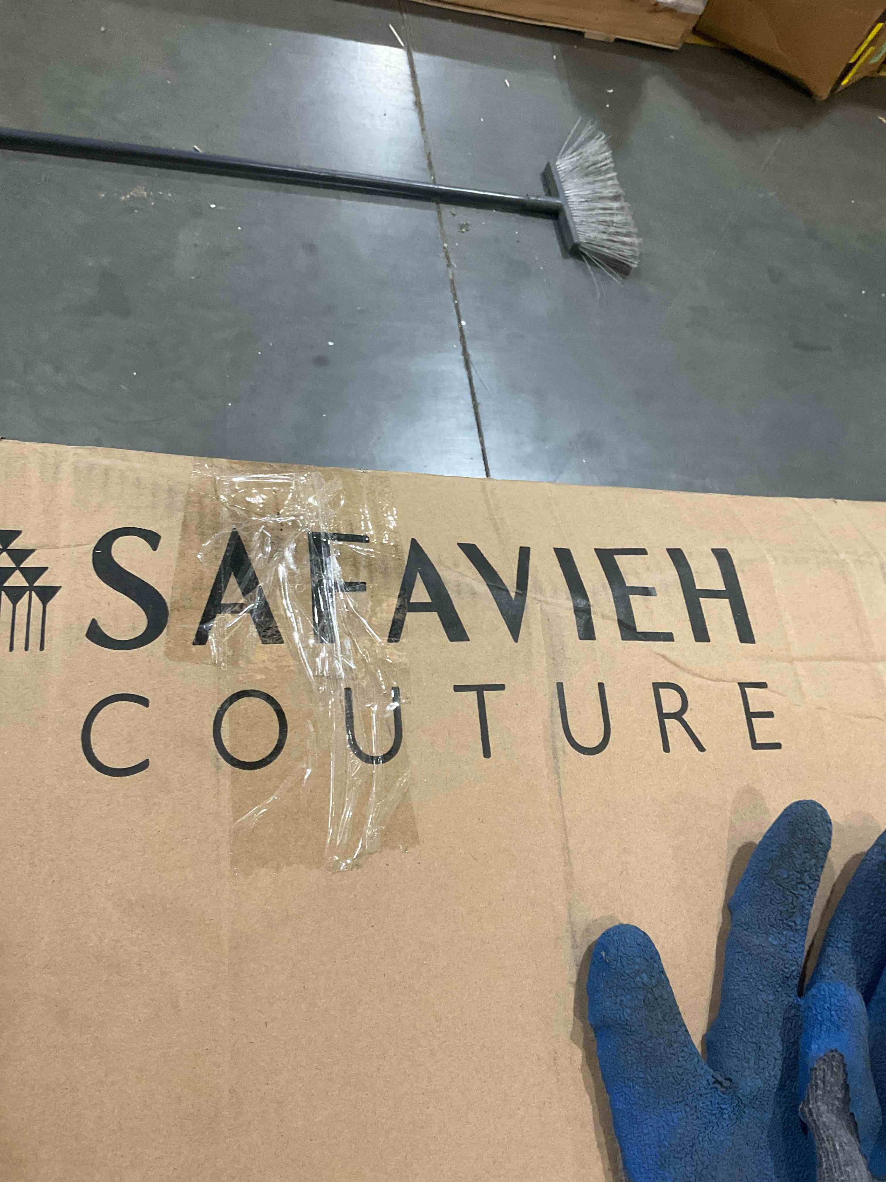 https://s3.amazonaws.com/lotting-images-prod/bidfta/PPE0318650_1734724119303.jpeg