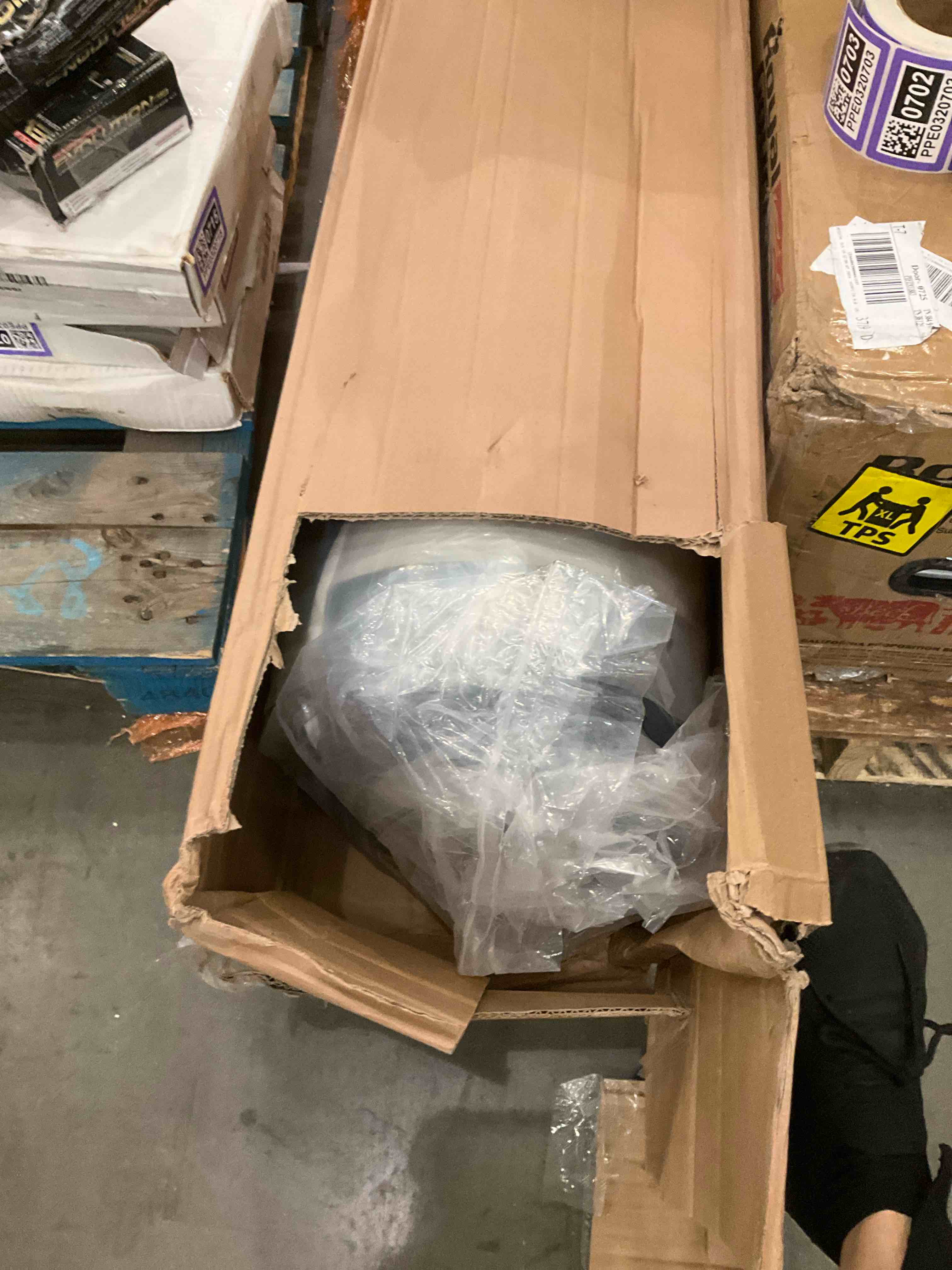 https://s3.amazonaws.com/lotting-images-prod/bidfta/PPE0320706_1731424649232.jpeg