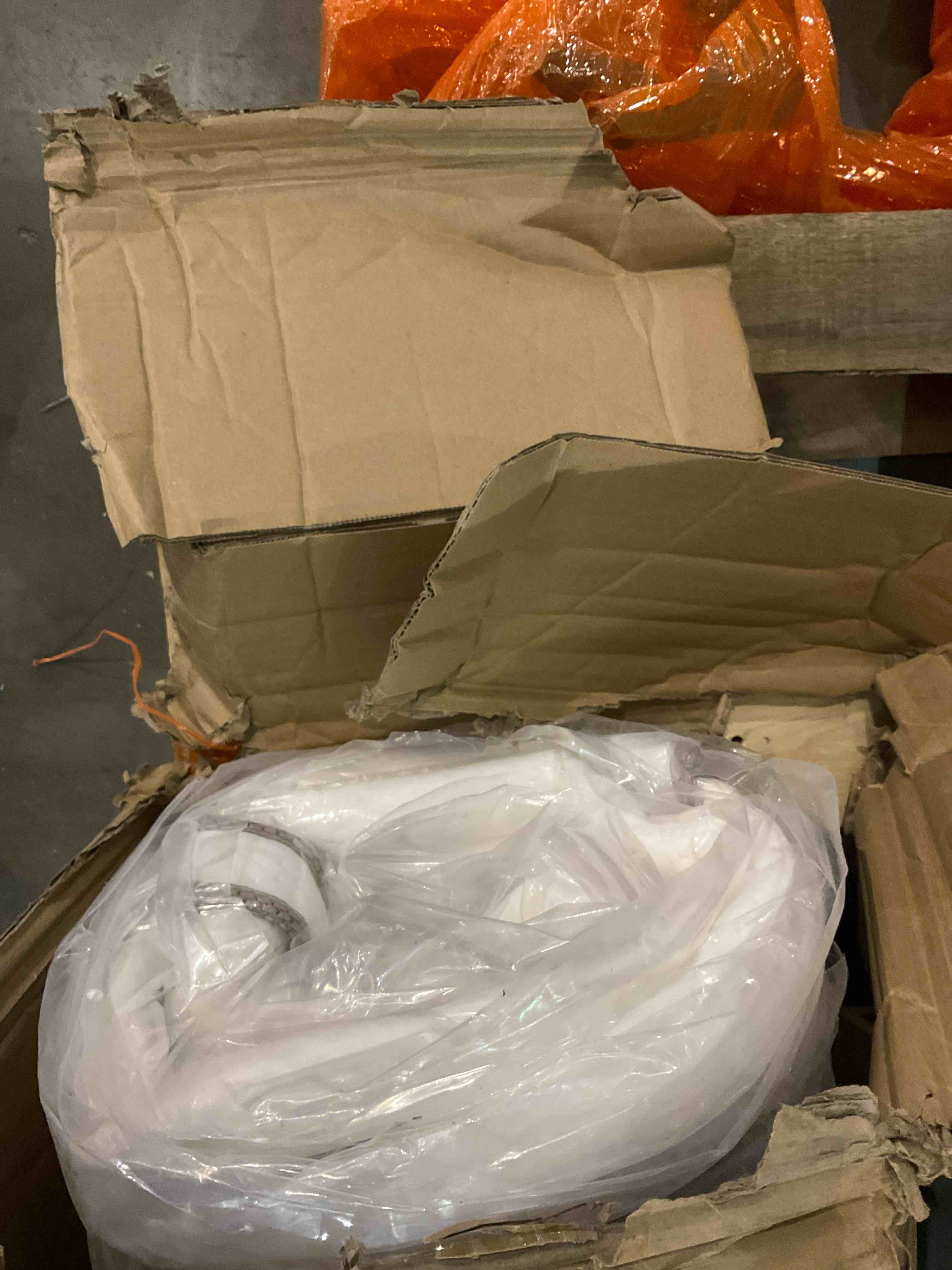 https://s3.amazonaws.com/lotting-images-prod/bidfta/PPE0320810_1731417192870.jpeg