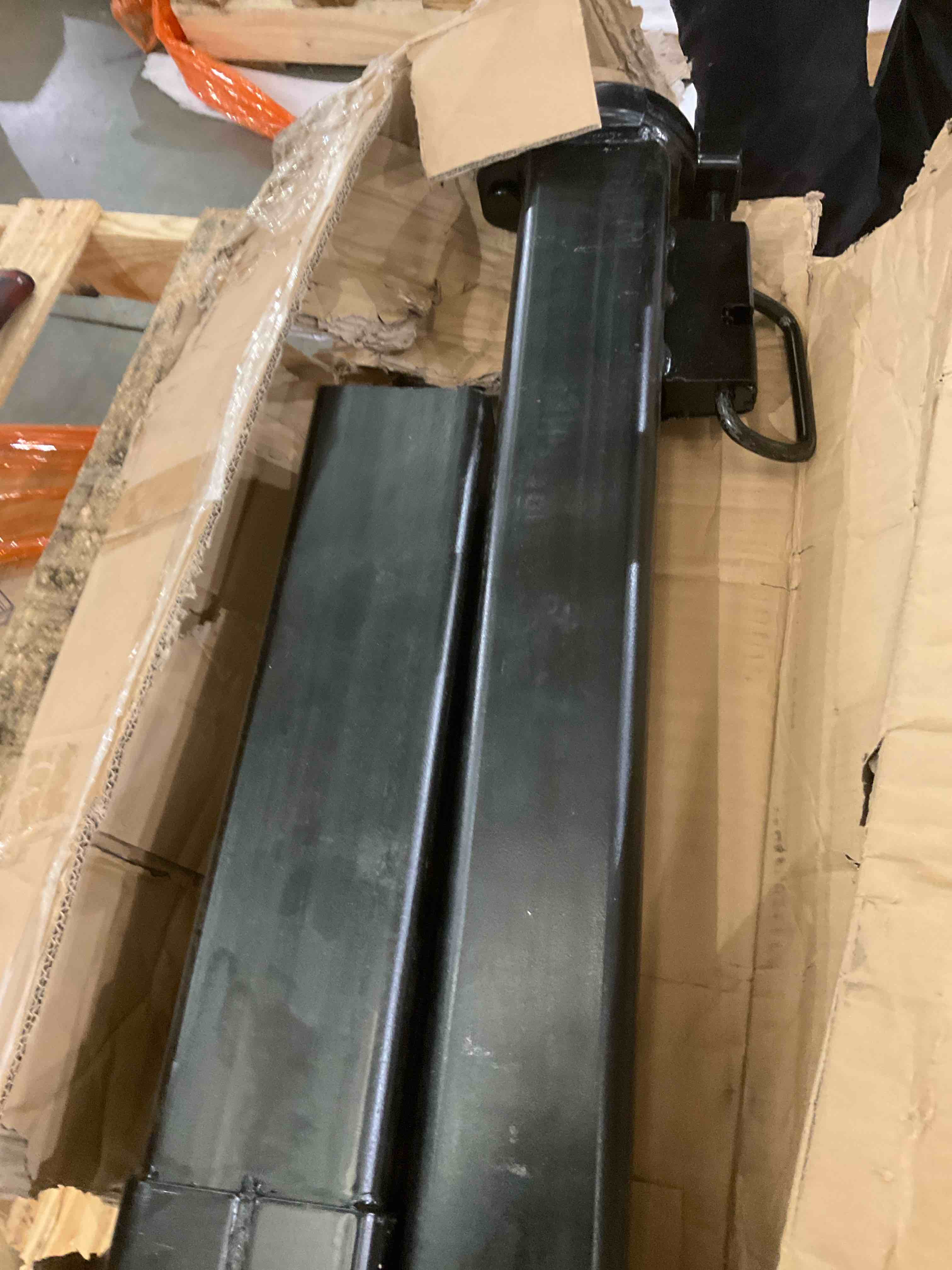 https://s3.amazonaws.com/lotting-images-prod/bidfta/PPE0320985_1731082660192.jpeg