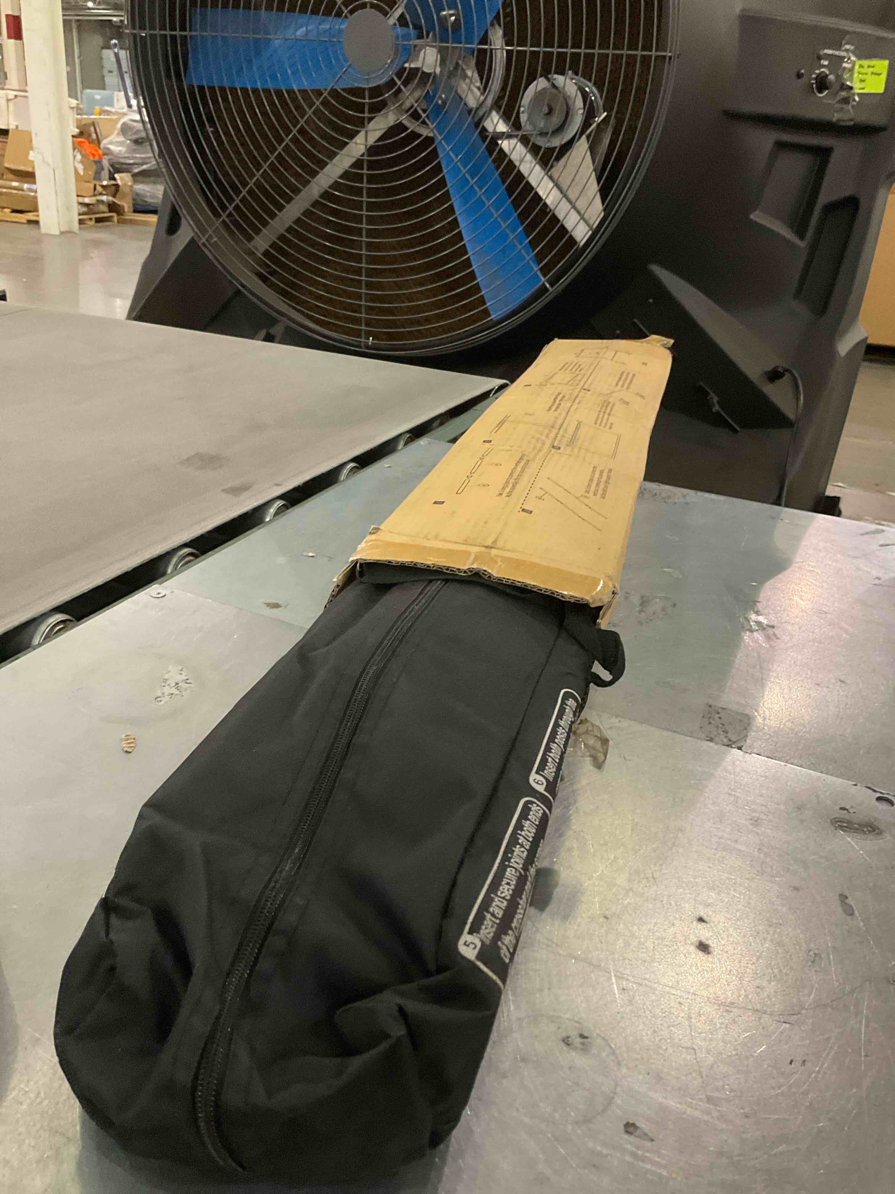 https://s3.amazonaws.com/lotting-images-prod/bidfta/PPE0321236_1730750834066.jpeg