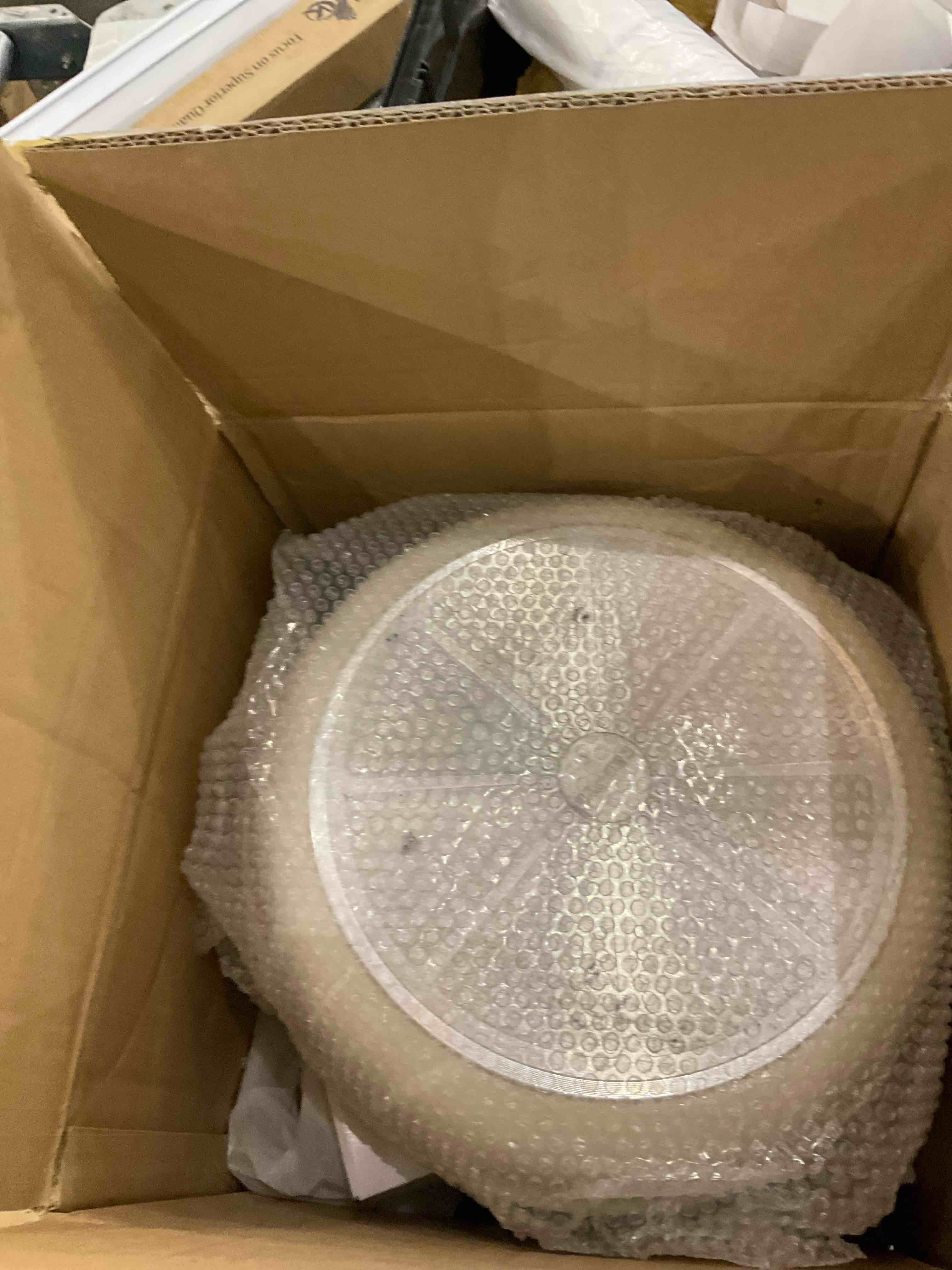 https://s3.amazonaws.com/lotting-images-prod/bidfta/PPE0321687_1730217022716.jpeg