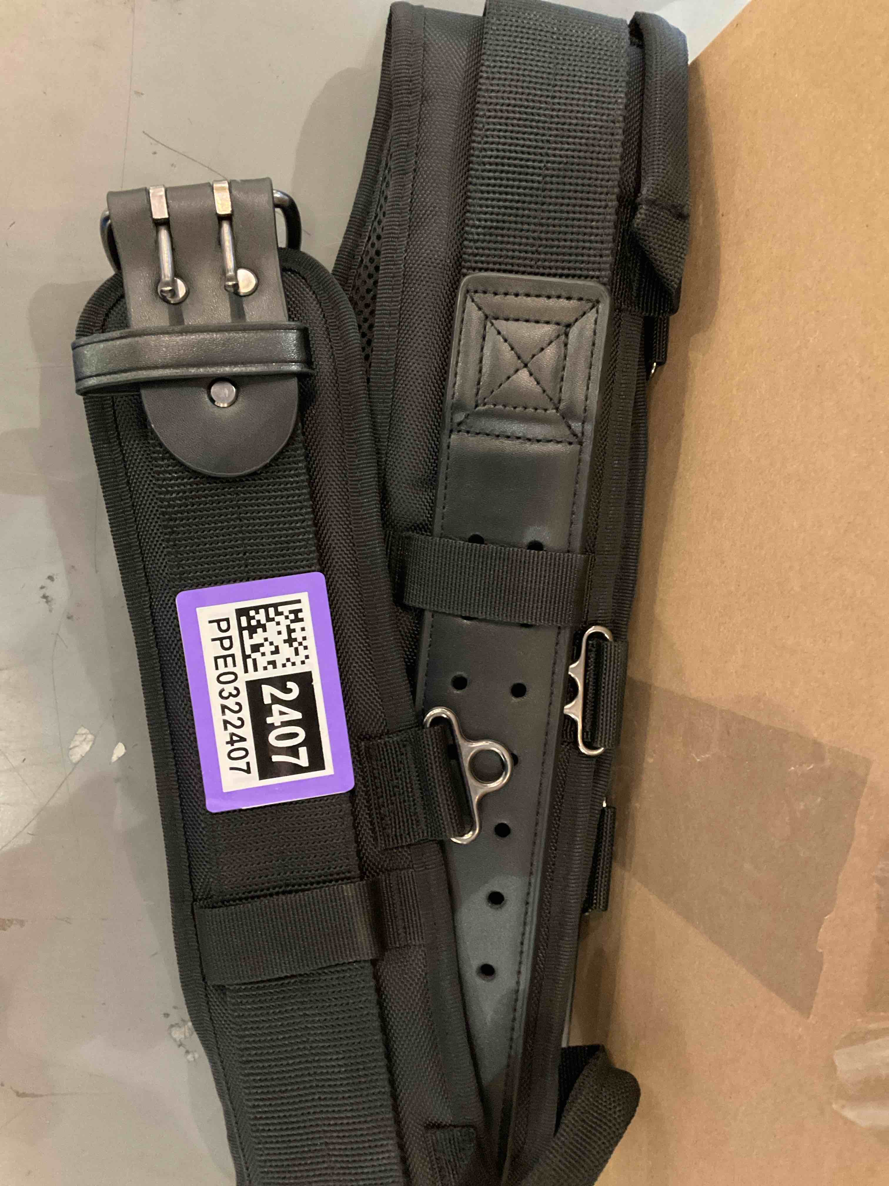 black weightlifting belt